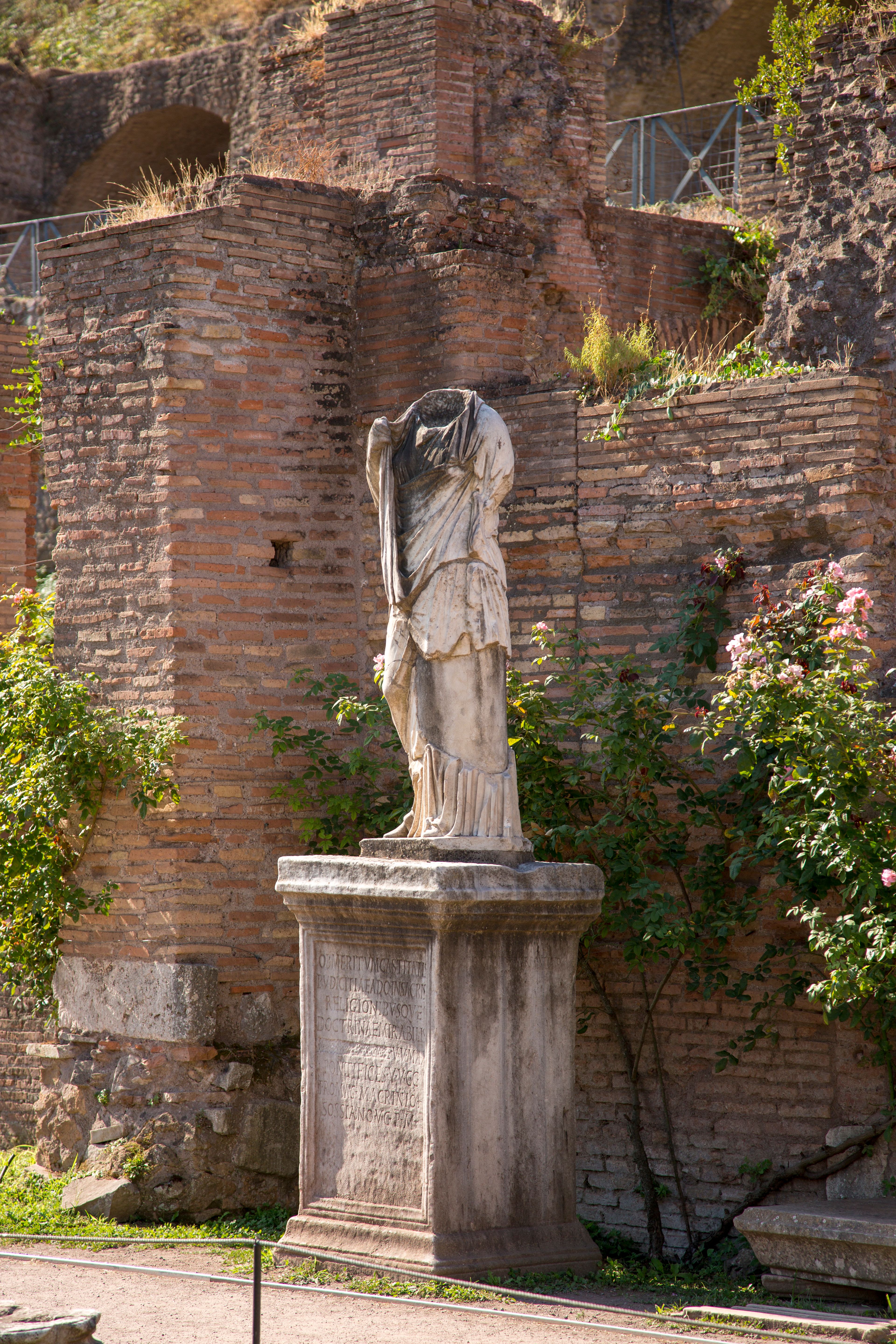 Ancient Roman Statue in Historical Ruins · Free Stock Photo