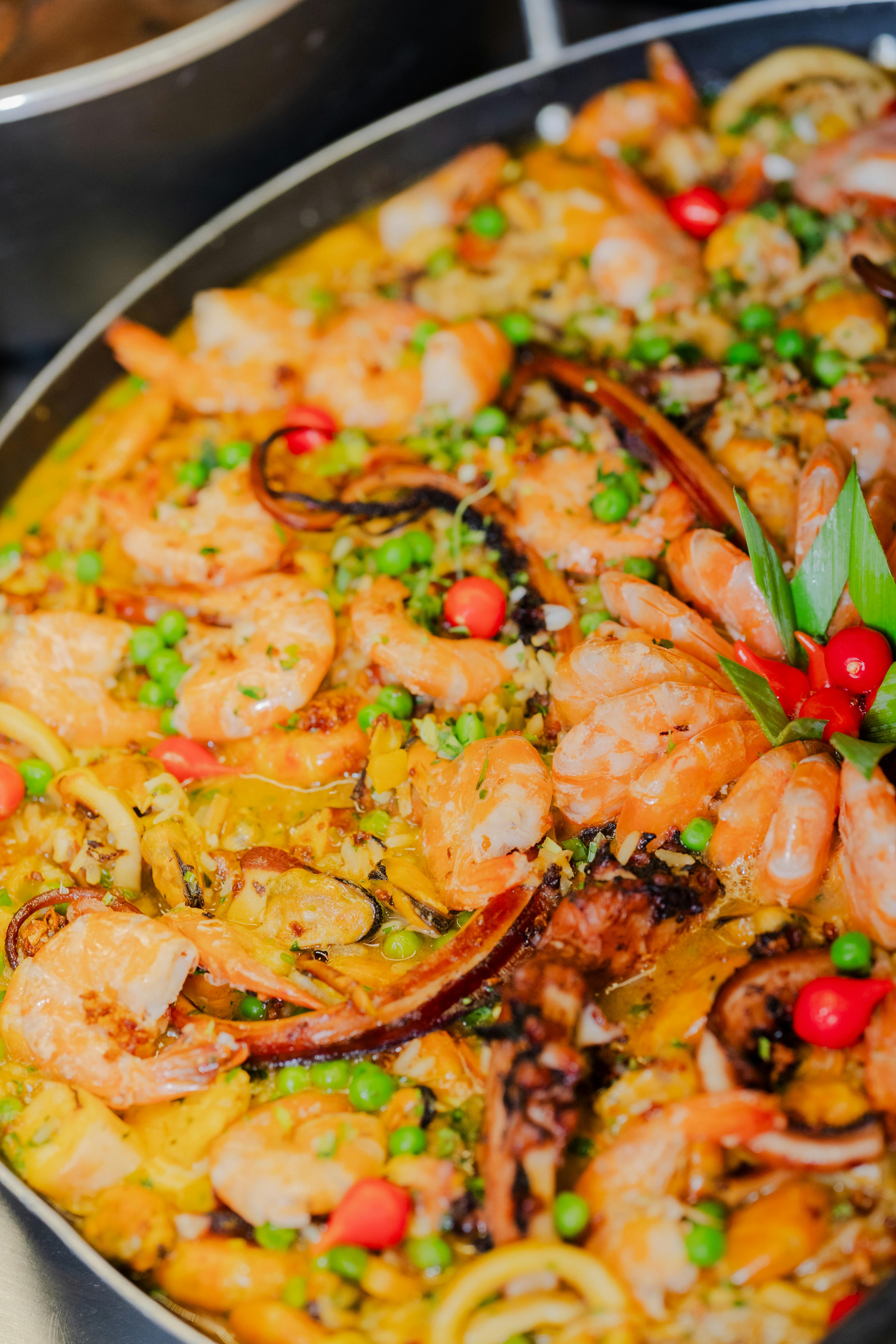Different varieties of rice grains arranged in rows showcasing the diversity of rice types.