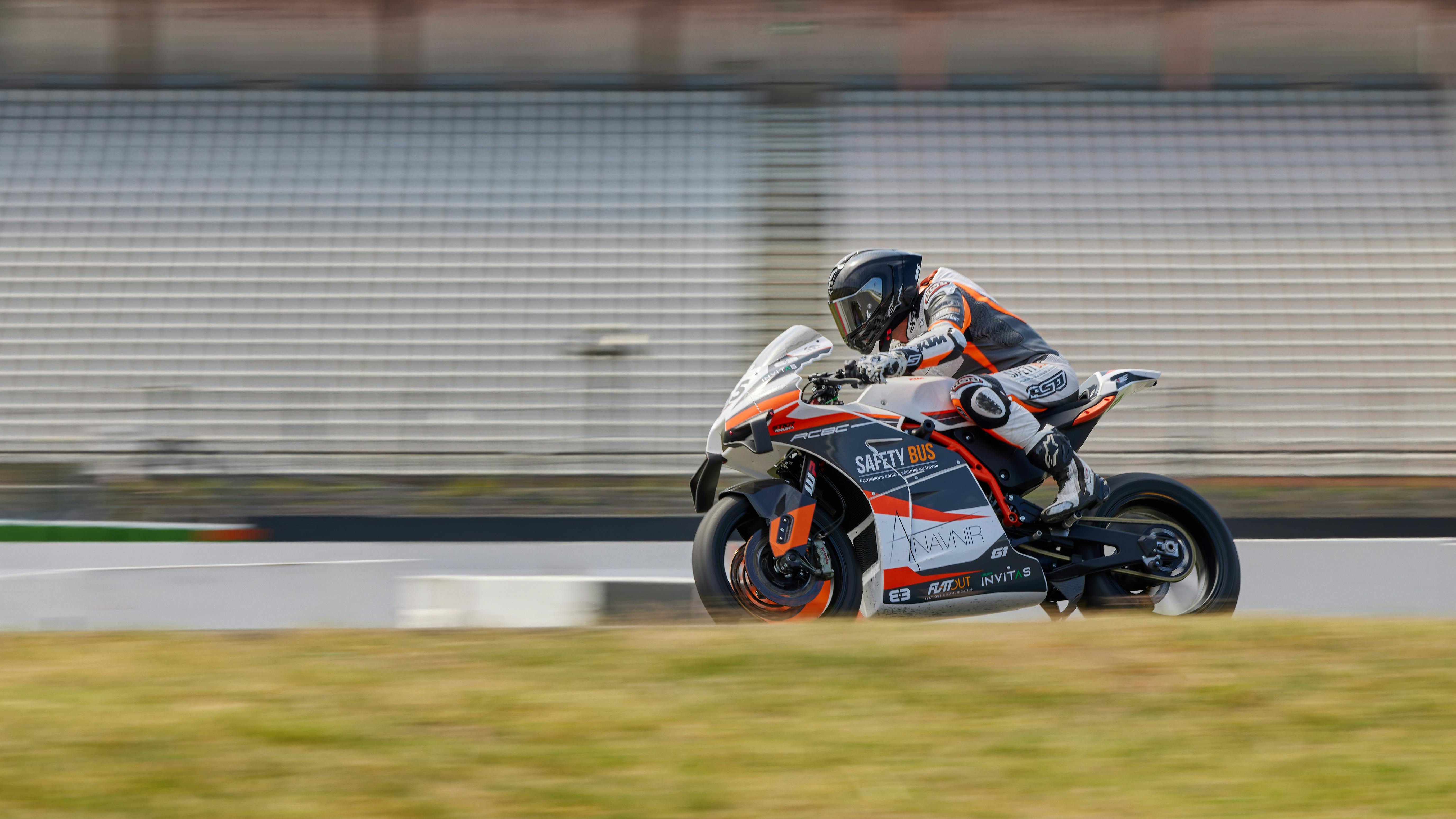 motorcycles & powersports s.r.o — Photo by Philipp Fahlbusch on Pexels