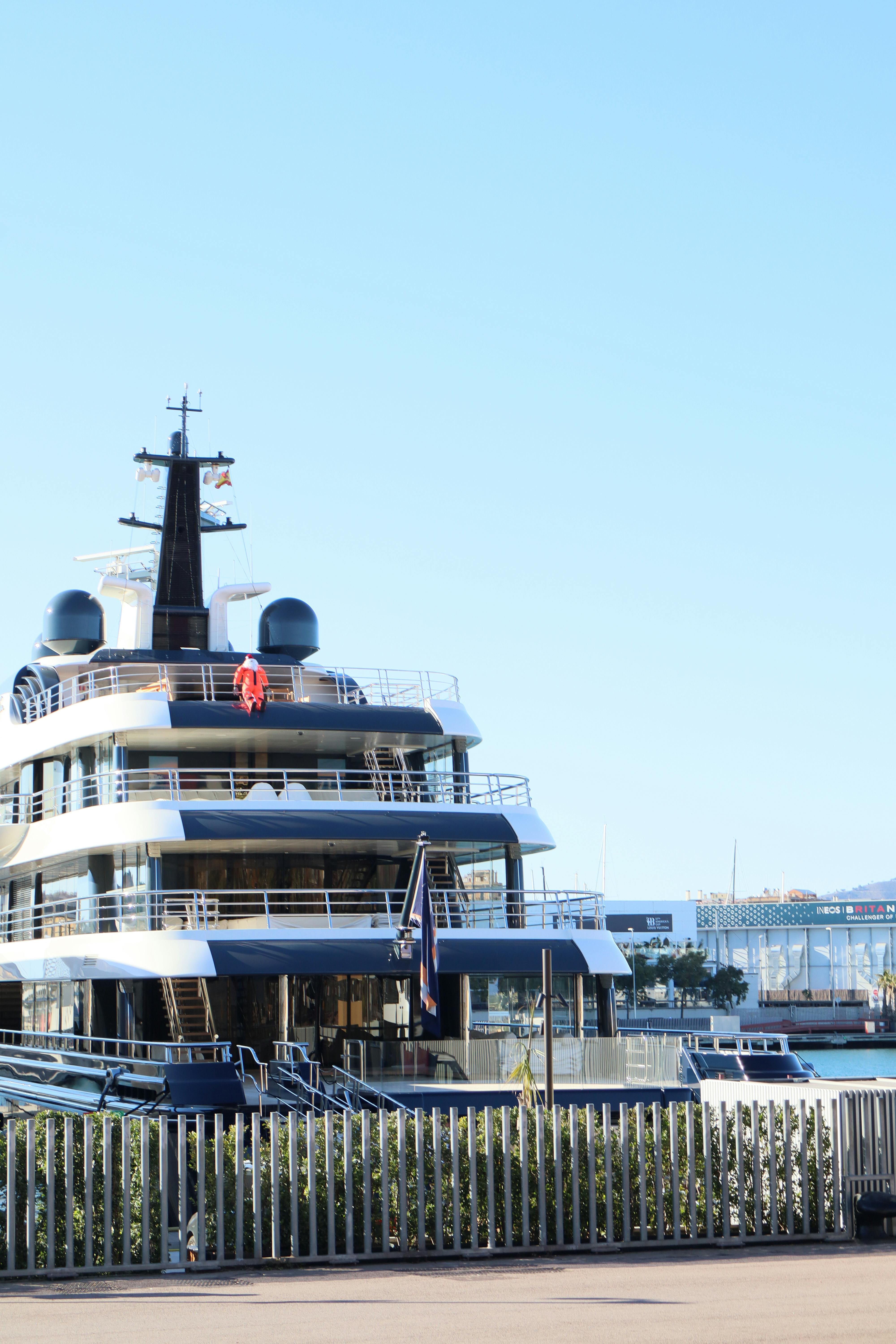 Explore Lester Prairie’s Hidden Gems with Luxury Wedding Transportation