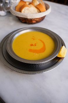 Potage de tomates rôties et poivrons rouges
