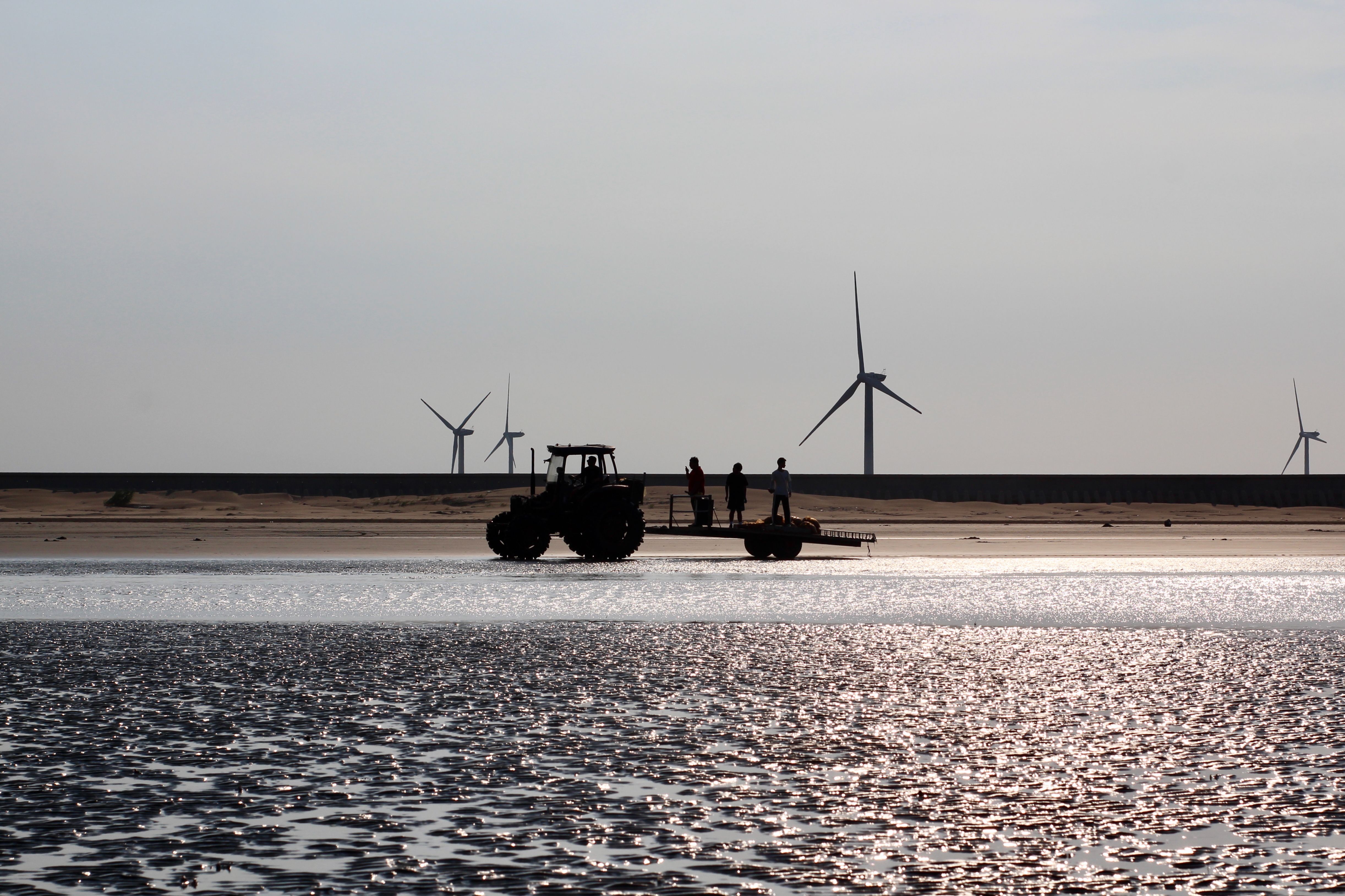 What happens afterwards? The lifecycle of renewable energy facilities — Photo by Anderson Wei on Pexels