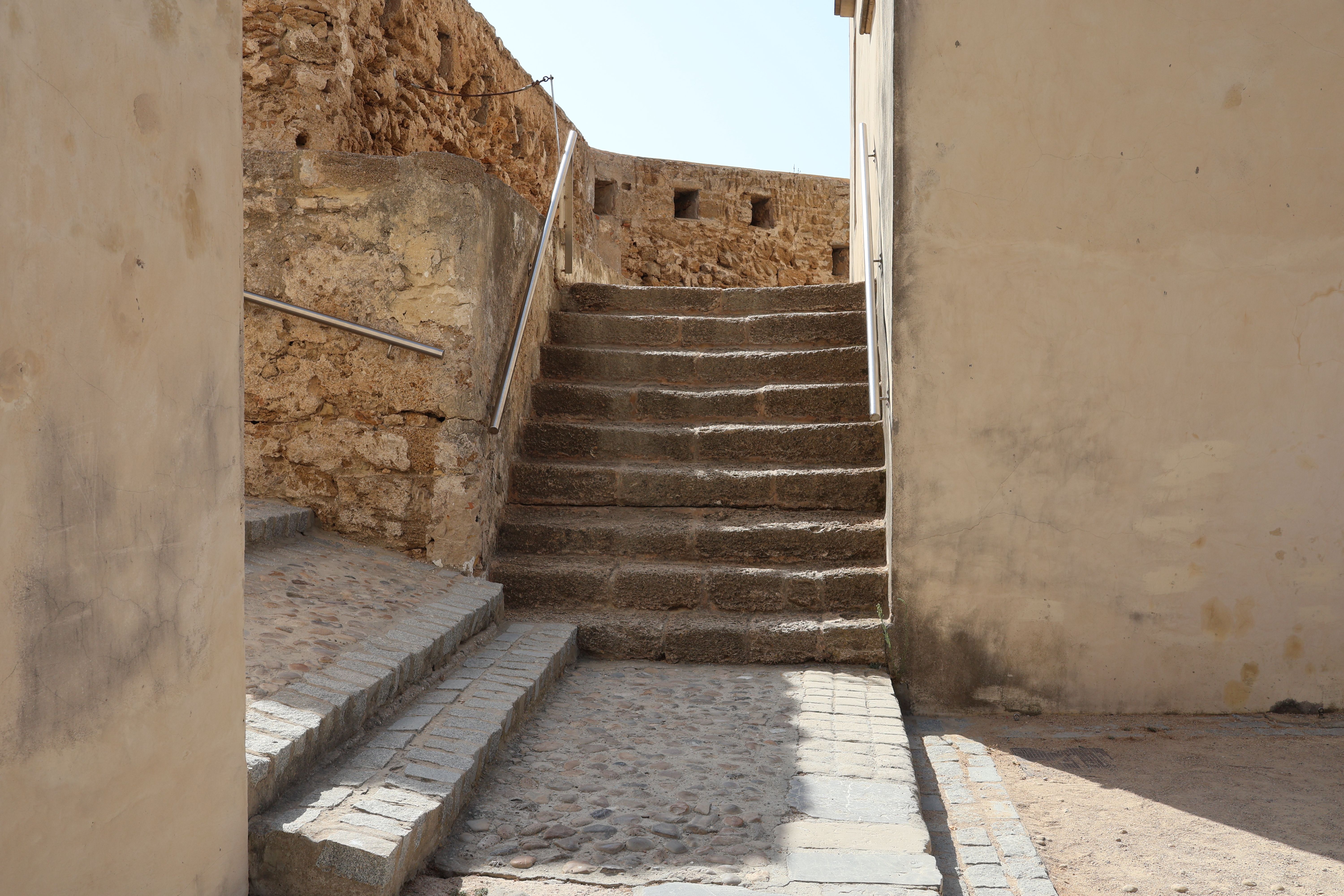 Walk the town wall and visit the castle remains
