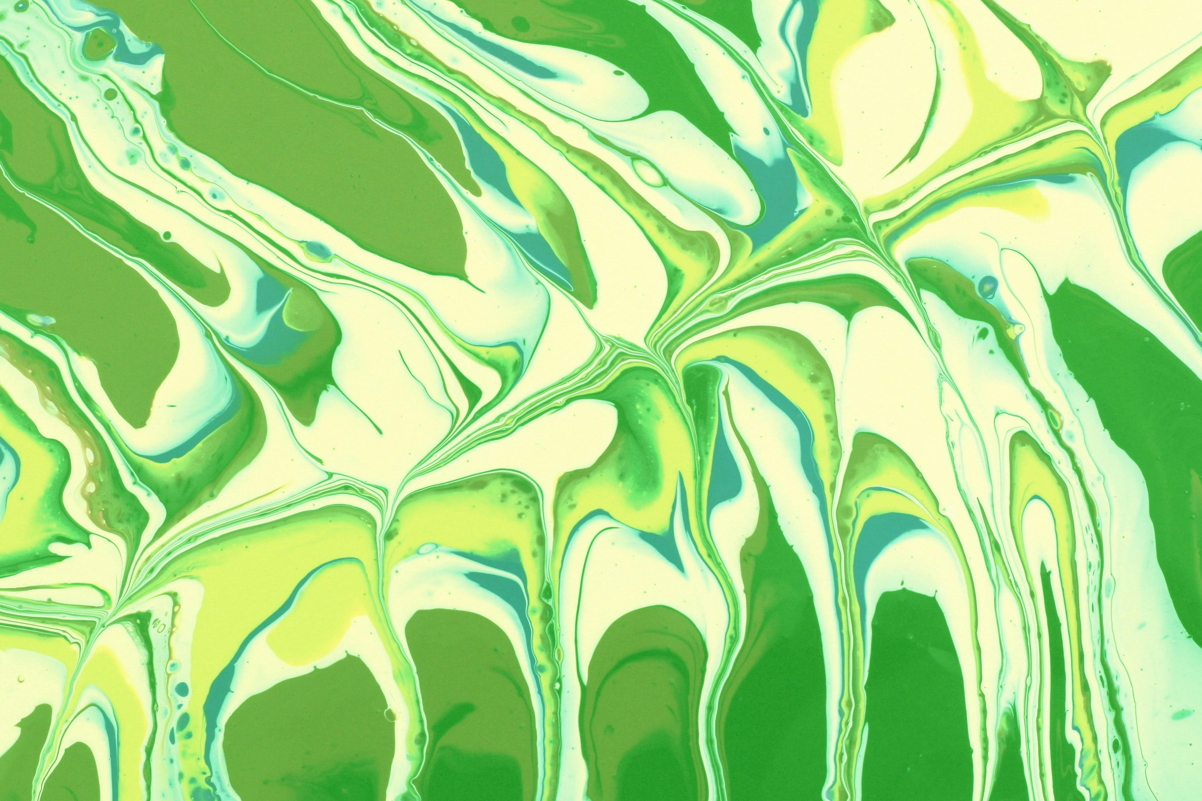 Gratis Arte fluido abstracto verde y amarillo vibrante con patrones fluidos y texturas acrílicas. Foto de stock