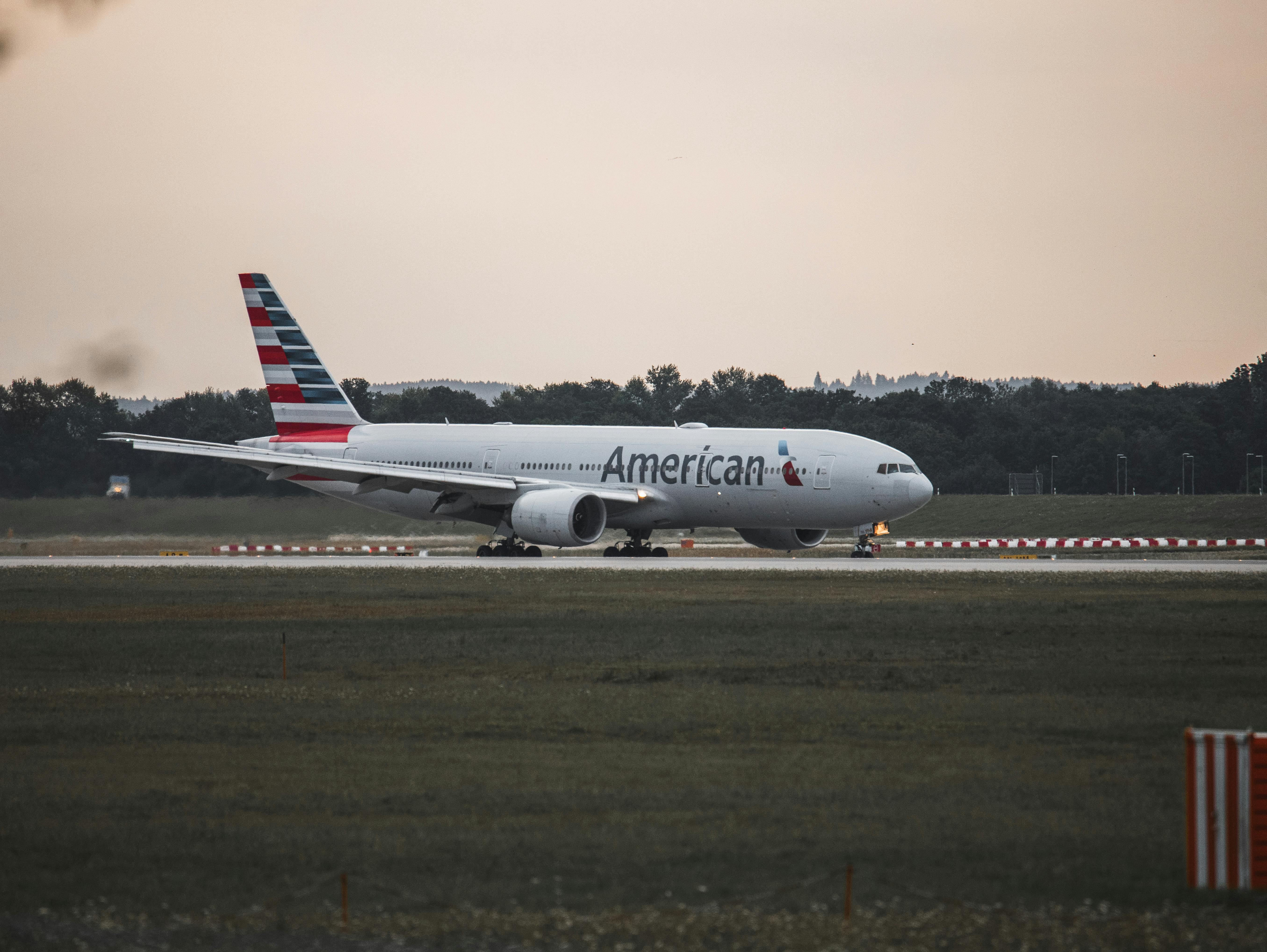 Considering Delta SkyMiles Gold AmEx? Look at General Travel Cards, Too — Photo by Bastian Riccardi on Pexels