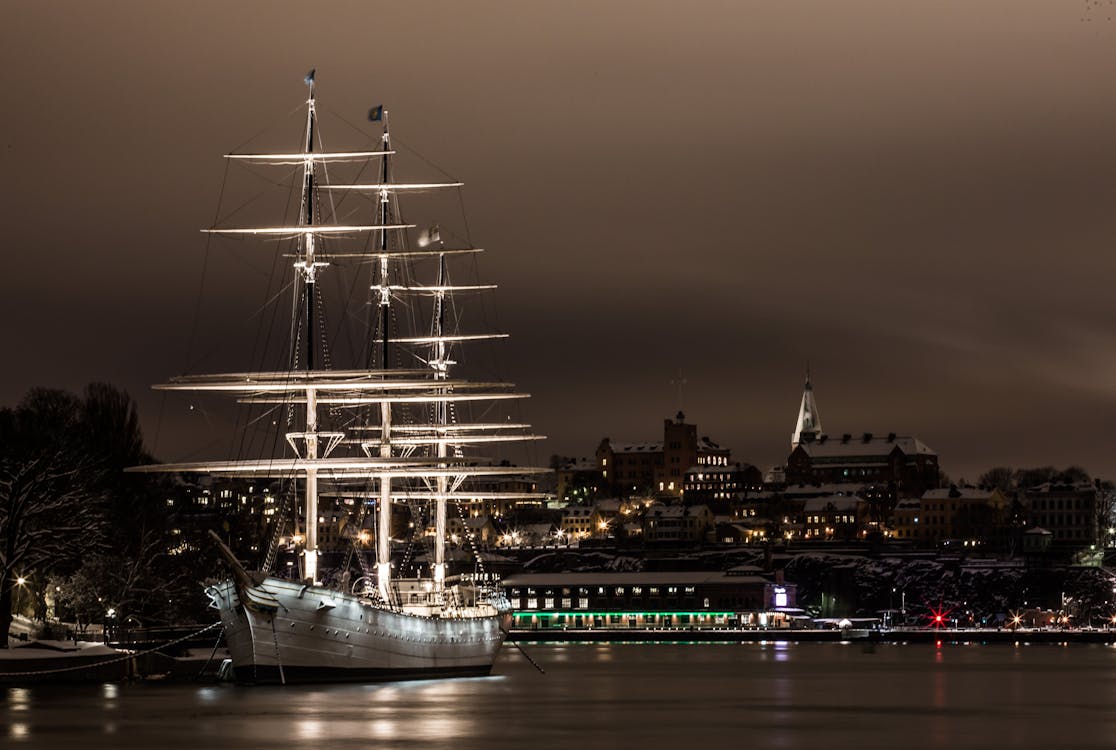 Free White Ship on Port at Night Stock Photo