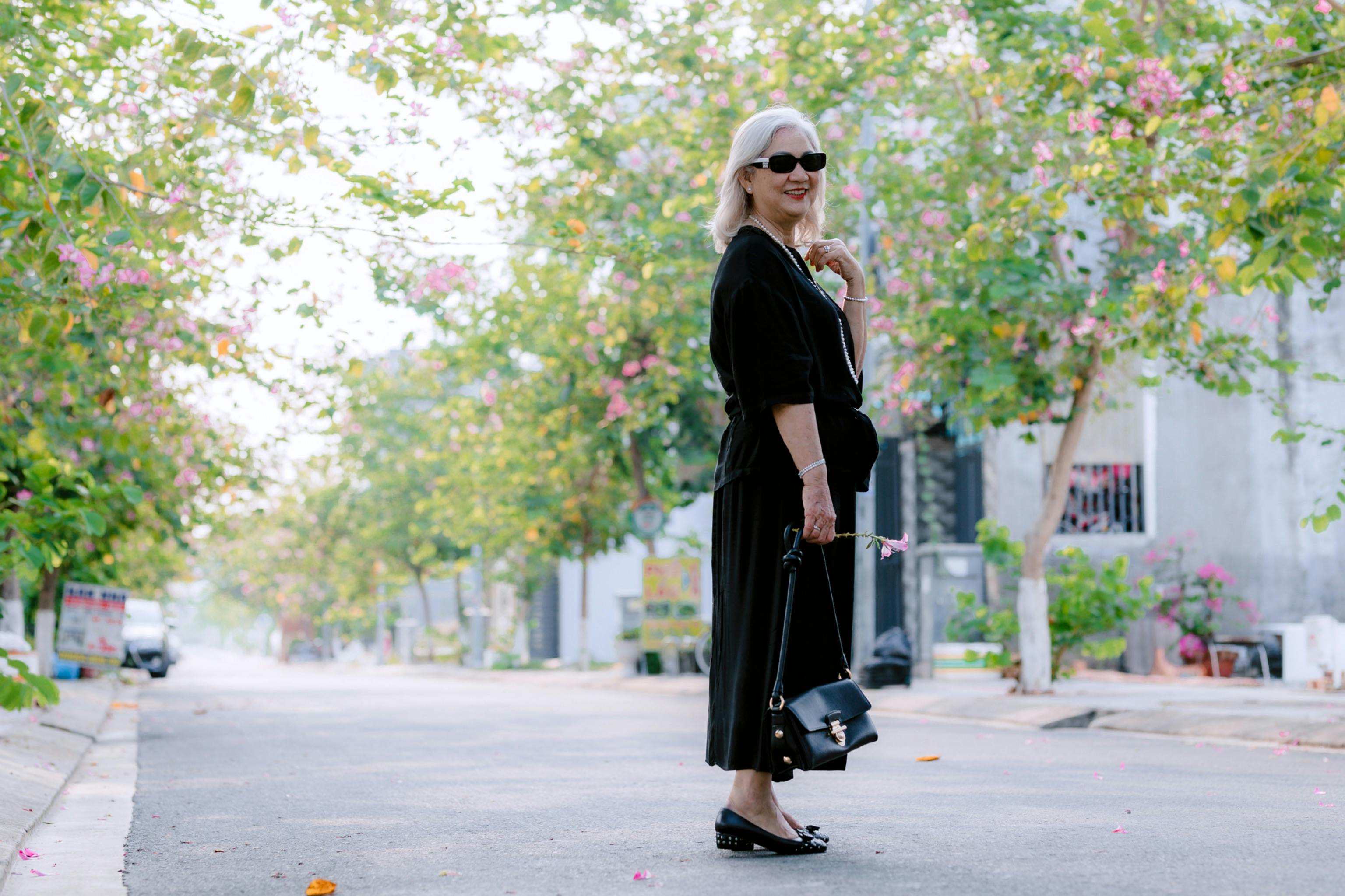 My Mom Was a Vogue Fashion Editor in the Jackie O Era—Here’s How She Builds a Timeless Travel Wardrobe — Photo by 🇻🇳🇻🇳Ngu