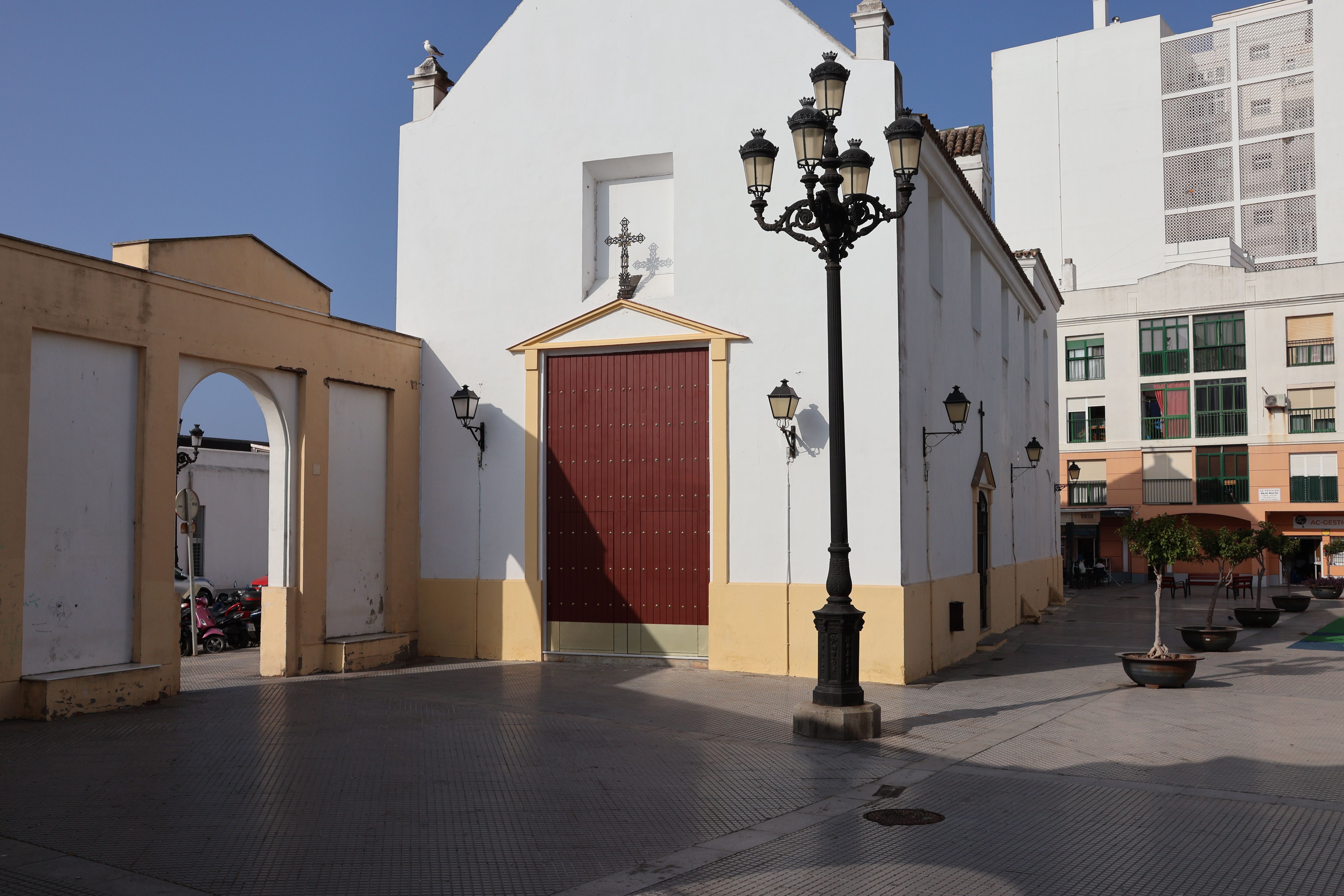 Explore the historic charm of a chapel in Cádiz, Andalucía, showcasing classic architecture. - Cádiz