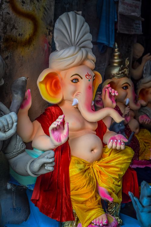 Free Colorful Ganesh idol in Kolkata, symbolizing tradition and culture during festival season. Stock Photo