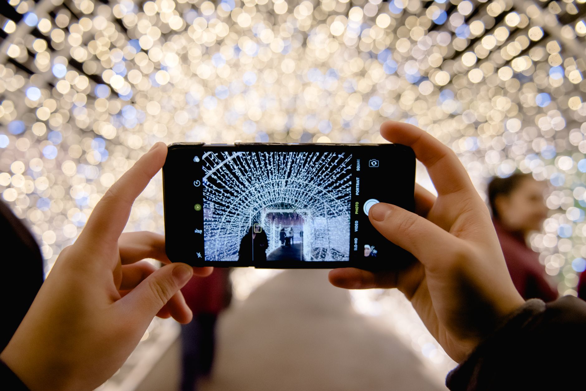 Best Phones for Low Light – Capture Detailed Night Photos