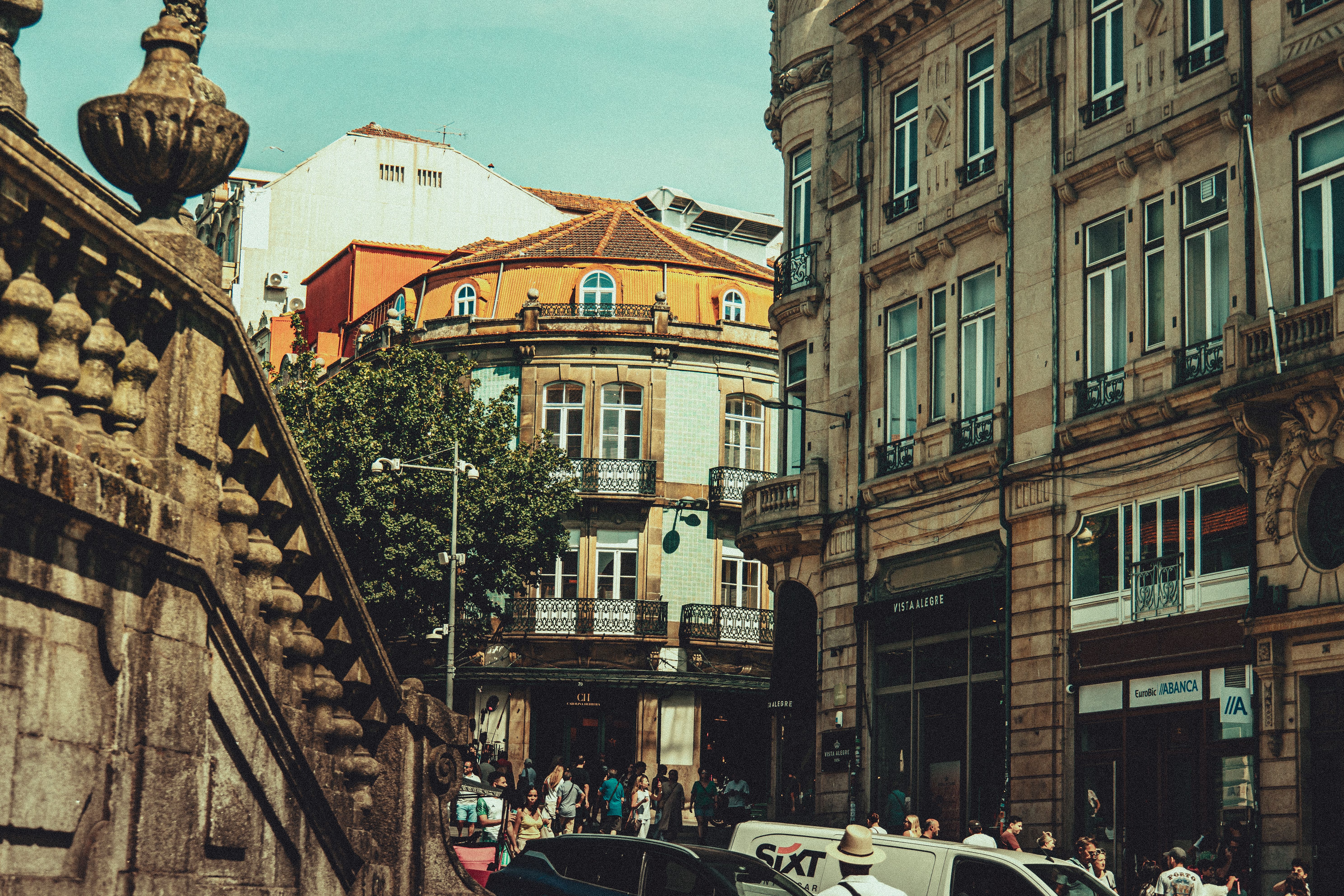Zadarmo Fotobanka s bezplatnými fotkami na tému architektúra, červené strechy, cestovné fotografie Fotka z fotobanky