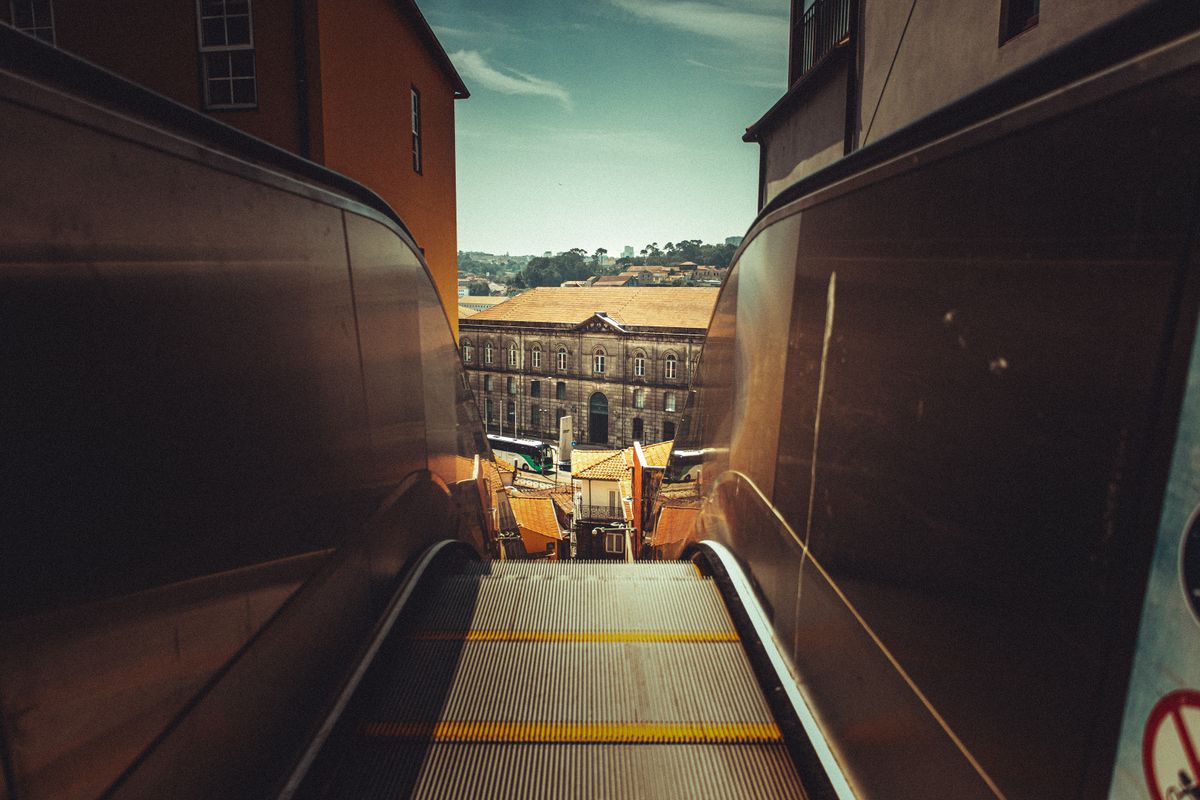 flat moves in Liff — Flat Moves in Liff — the working end of the job