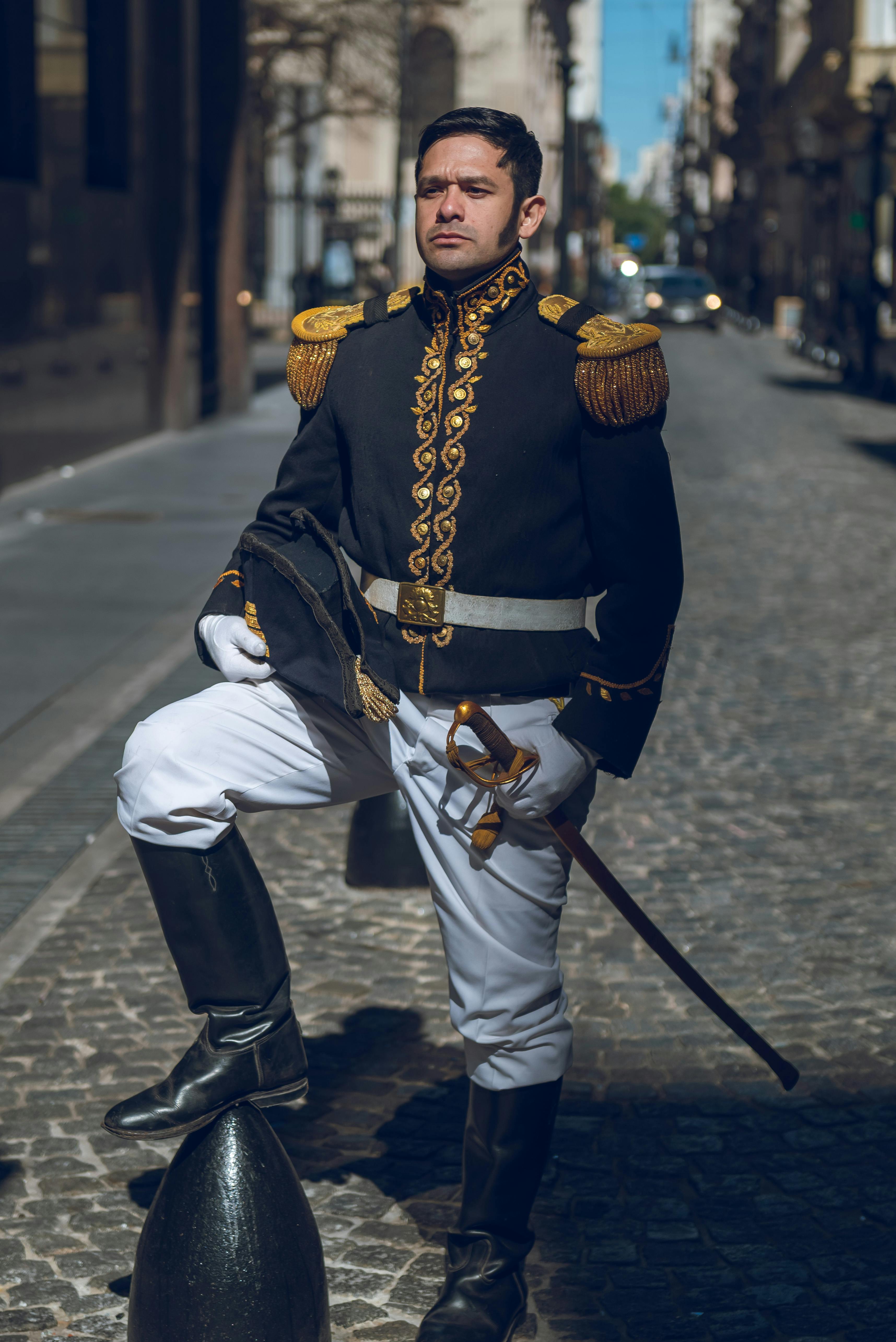 A man poses in a historic military uniform on a Buenos Aires street.