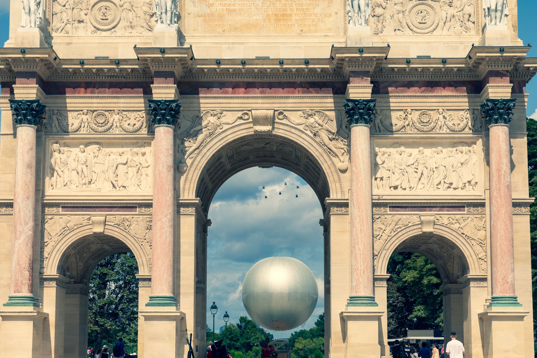 Paris Art Scene 2024: Comprehensive Benchmark Analysis of Current Exhibitions and Museum Shows