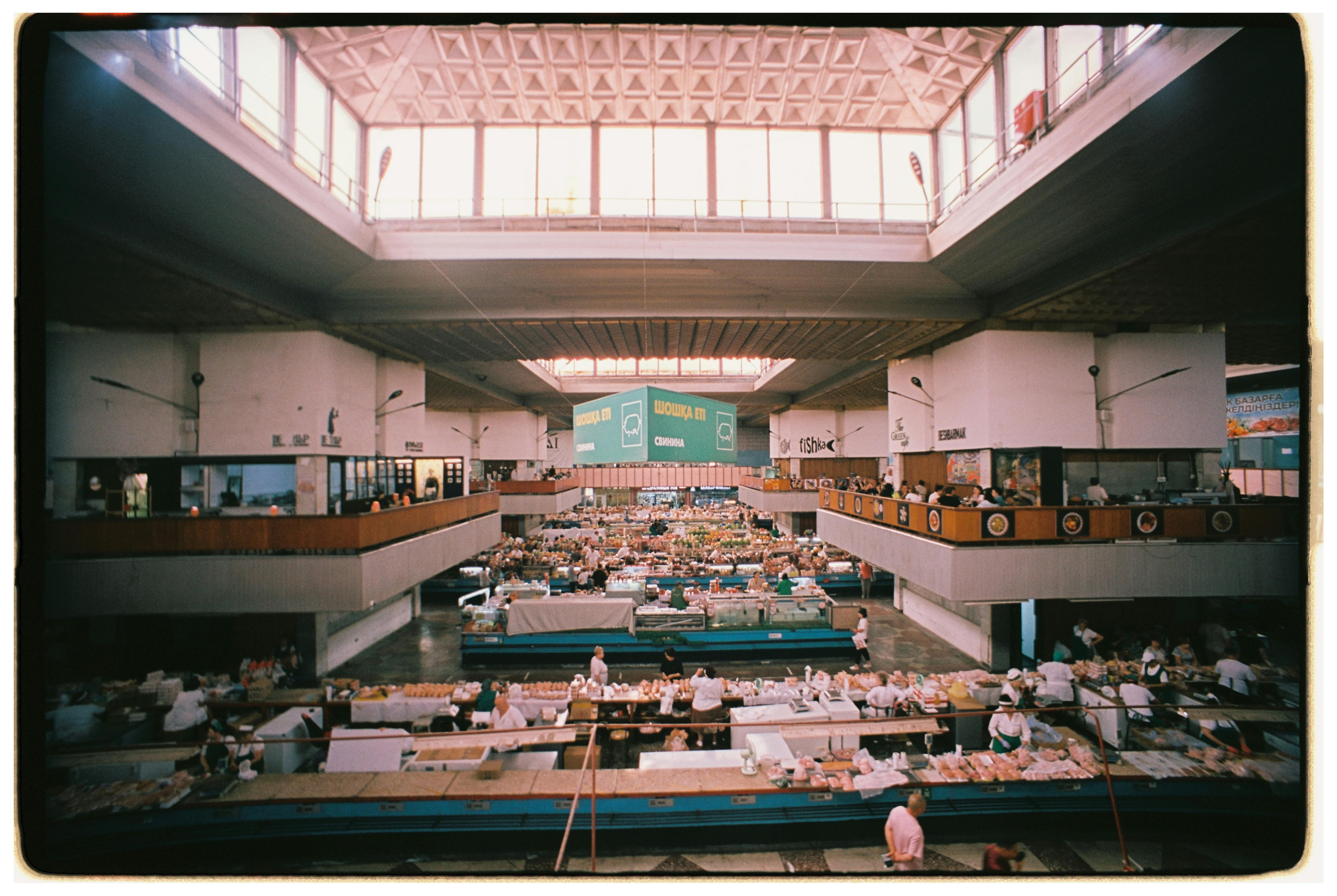 Yoğun bir pazar ve modern yapı - çeşitlilik ve strateji vurgusu