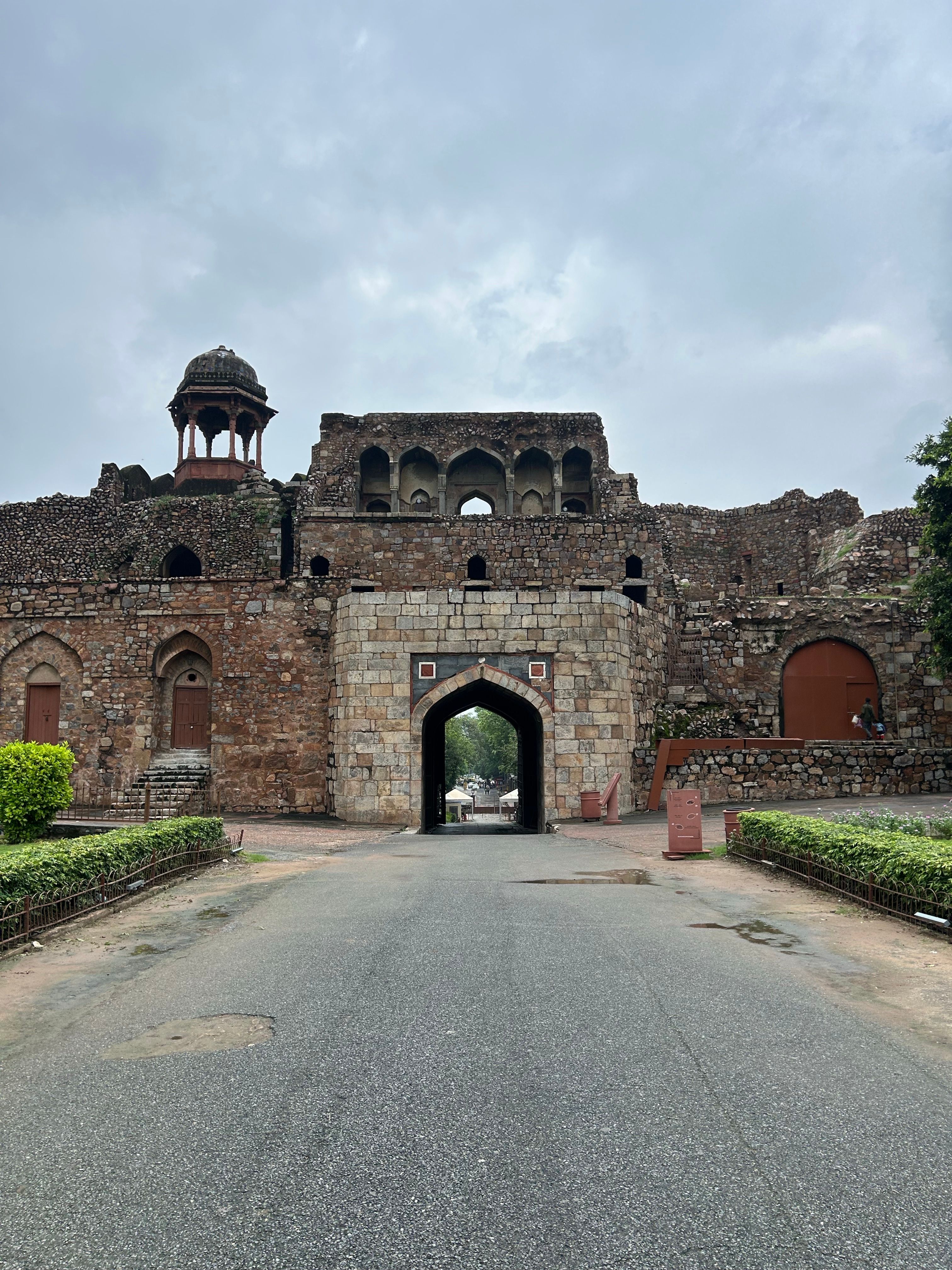 Historic Old Fort Entrance in Delhi, India · Free Stock Photo