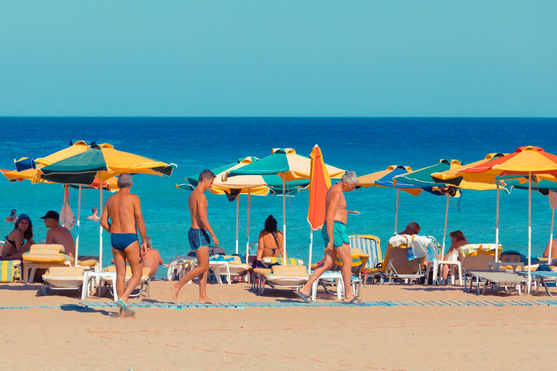 Italiaans strand verbiedt parasols voor volwassenen