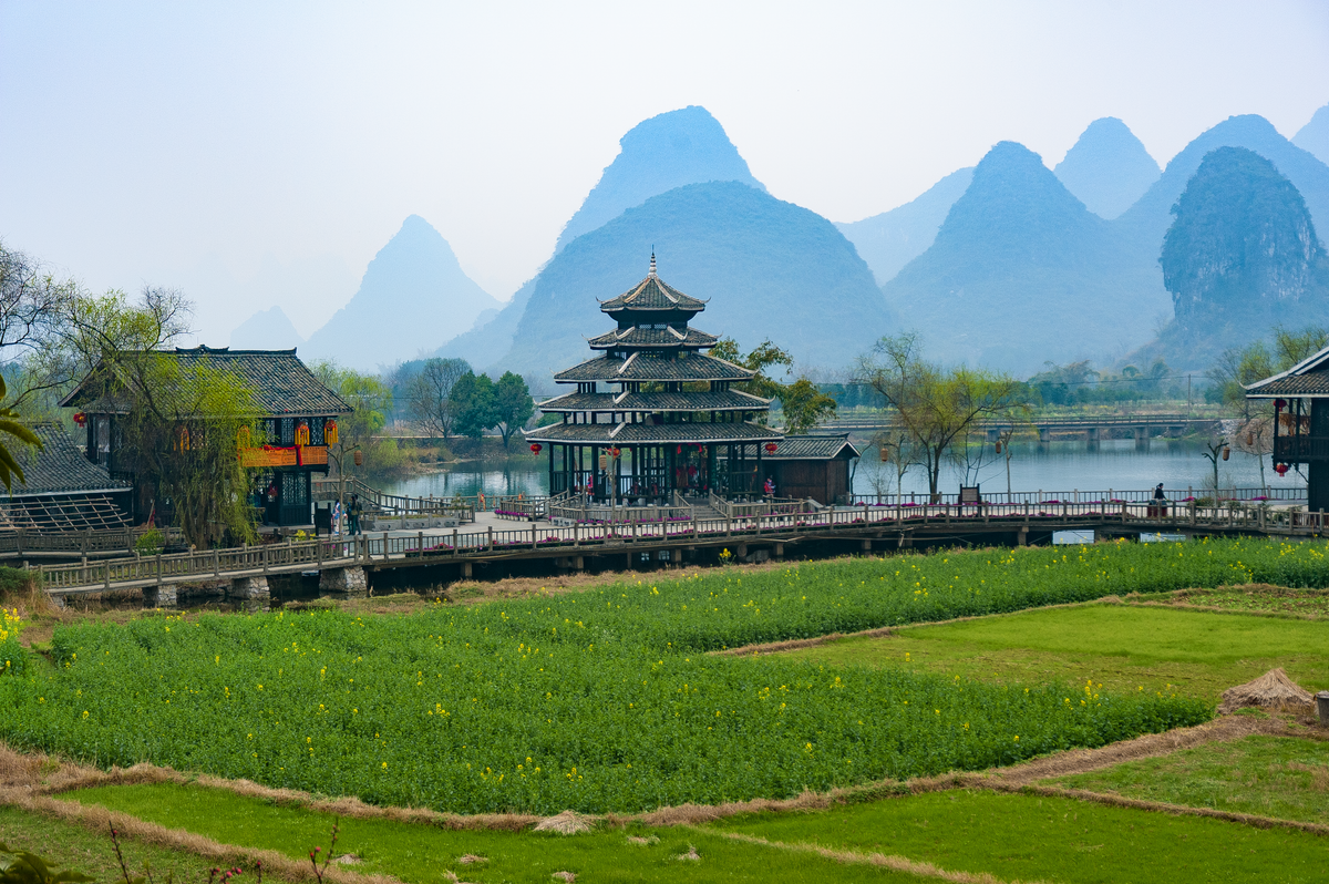Base Yourself in Yangshuo and Cycle the Countryside