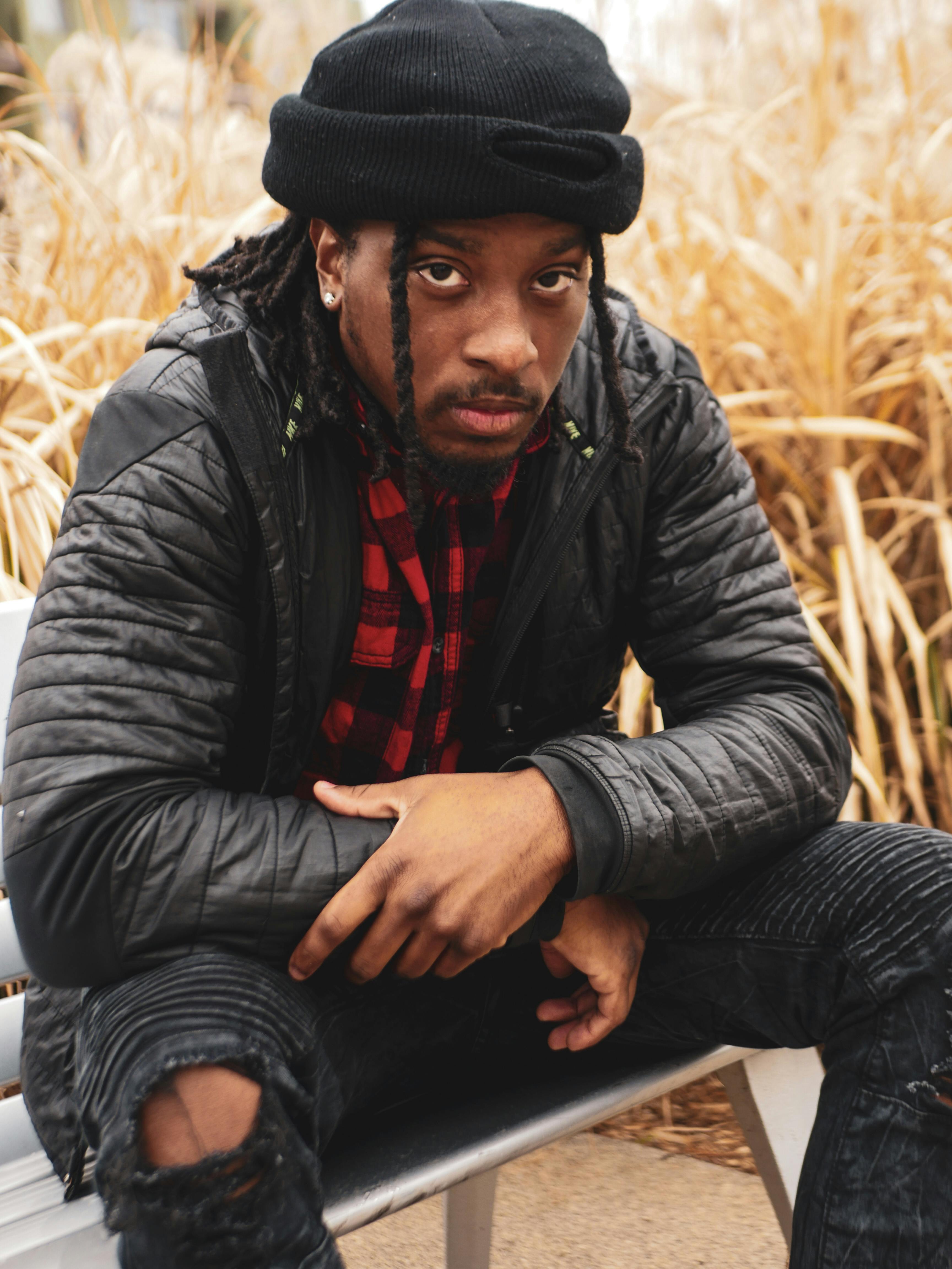 Man Wearing Black Zip-up Jacket and Black Knit Cap \u00b7 Free Stock Photo