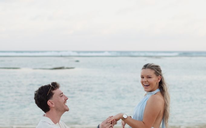 Online dating: starting a conversation on a niche platform