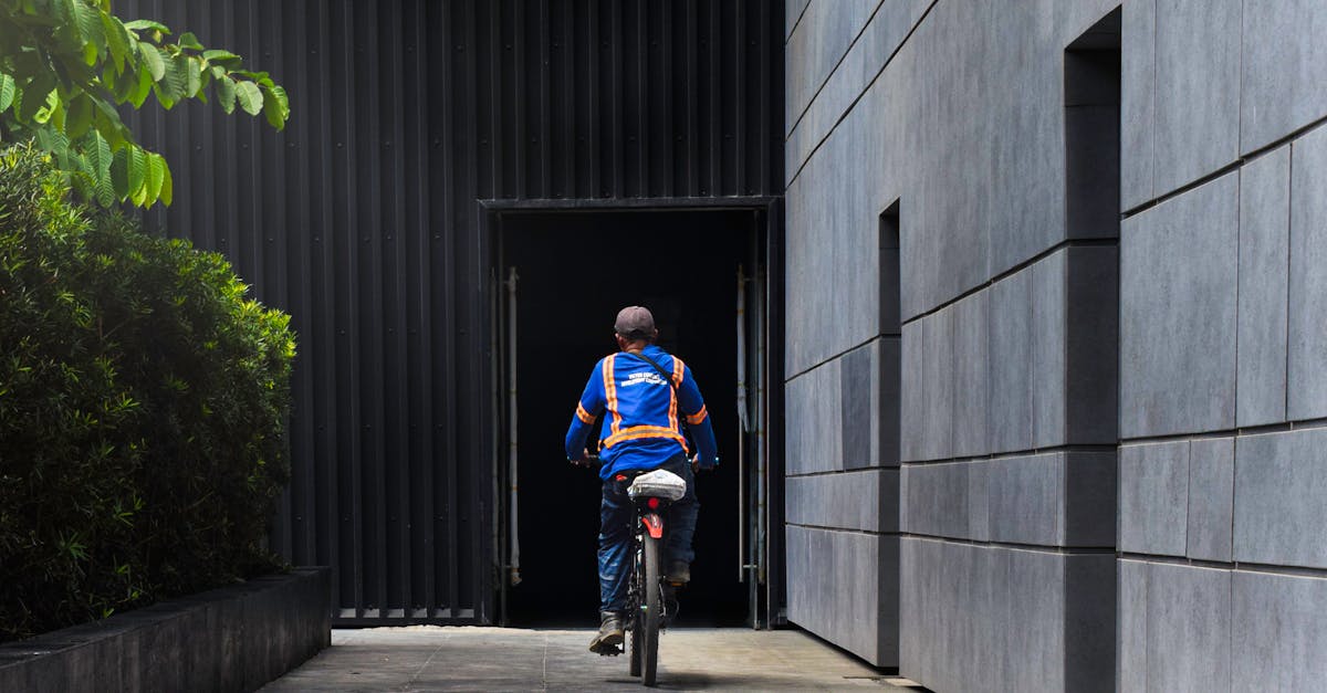 大橋重磅推出Alpinestars S R10安全帽 MotoGP科技直送台灣 賽道安全新標竿