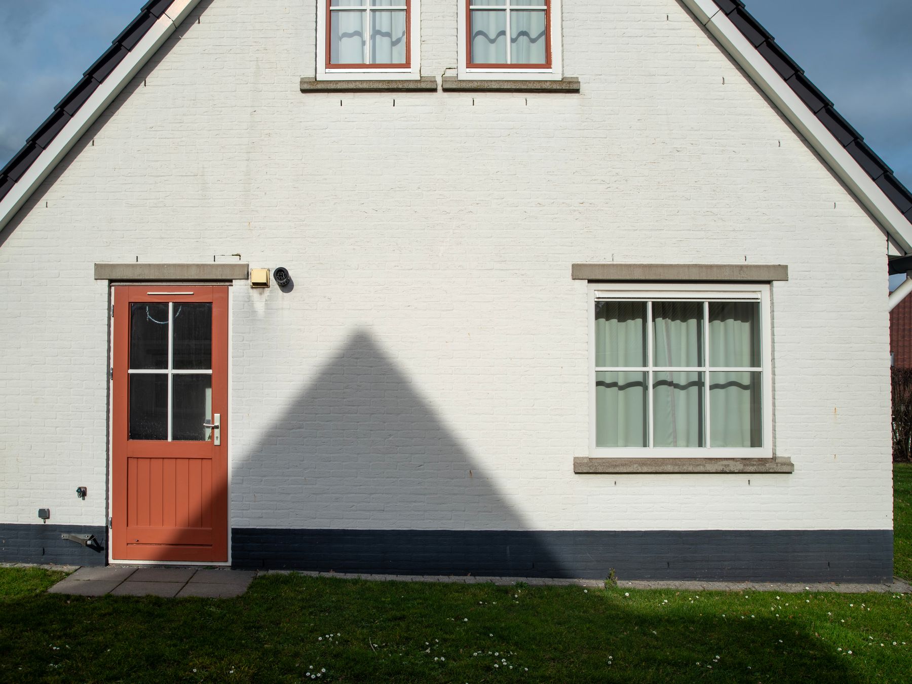 House Painting in Creekmouth — quality trade paint going on in two coats