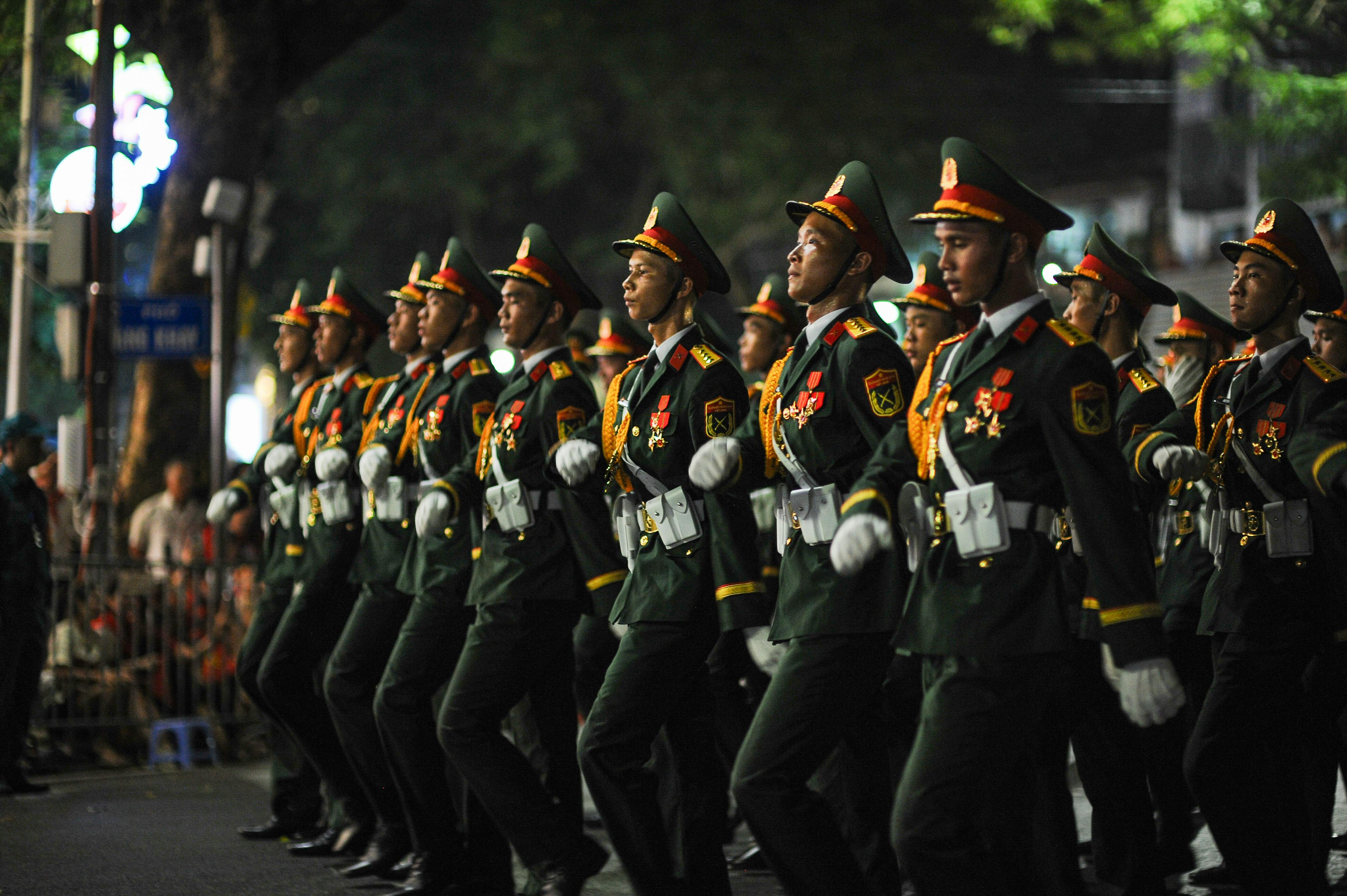 阿聯酋國防部為兩名烈士舉行莊嚴軍事葬禮