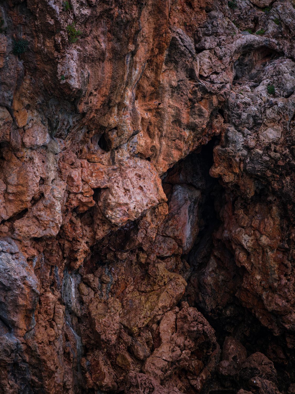 Photos Ruggged Rocks Rugged Geological Rock Formation Close-up · Free Stock Photo