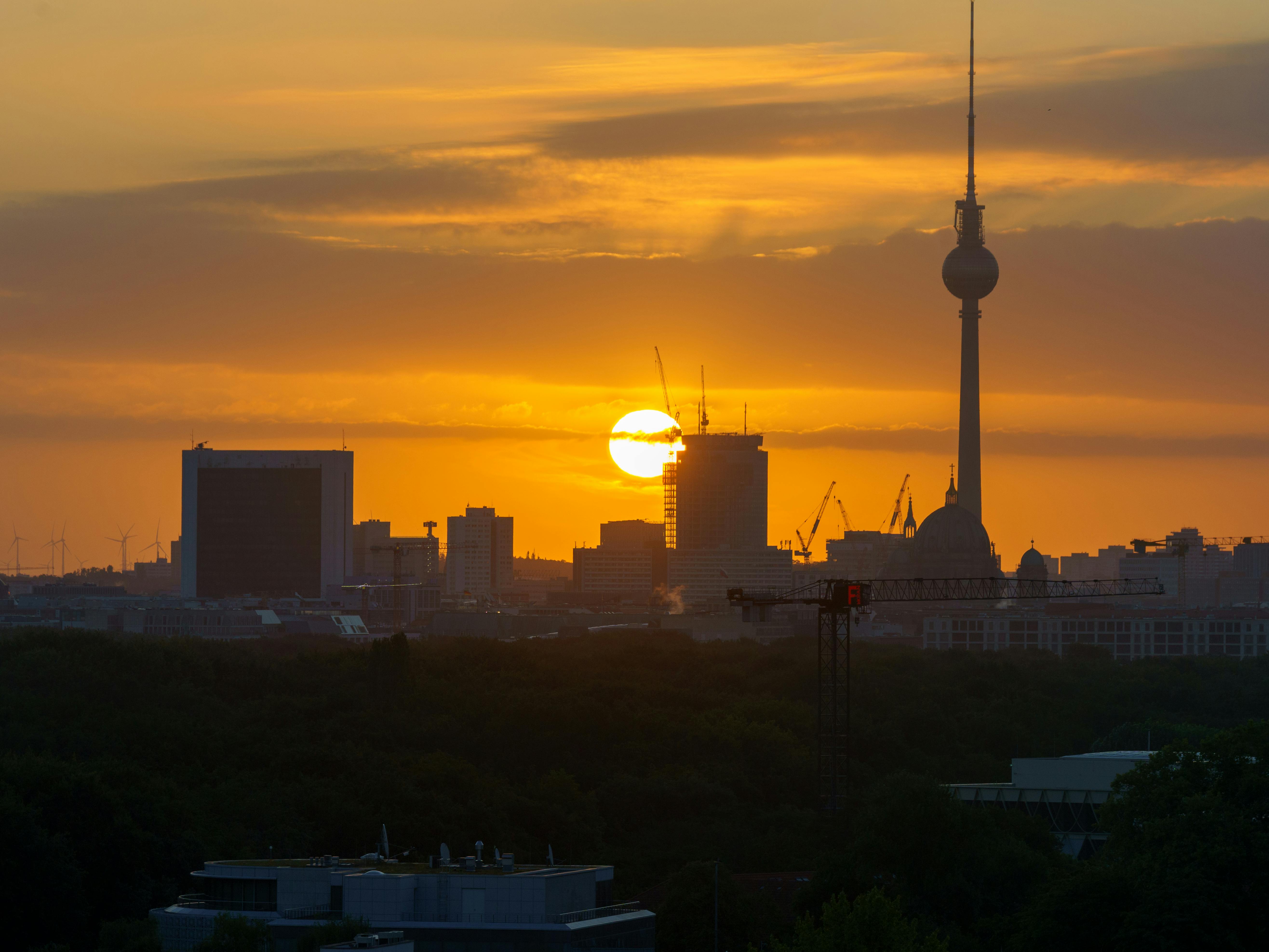 Berlin calls Europe’s immigration hard-liners to summit on asylum rules — Photo by Mohamed B. on Pexels