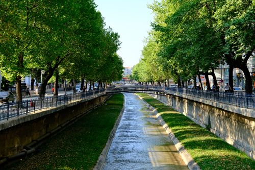 Free Serene summer view of the river and trees in Kastamonu, Türkiye. Stock Photo