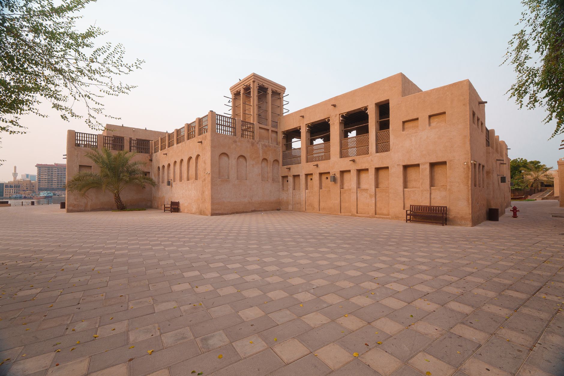 Al Seef Dubai: Jelajahi Pesona Kota Tua Arab yang Memukau di Tepi Sungai Dubai