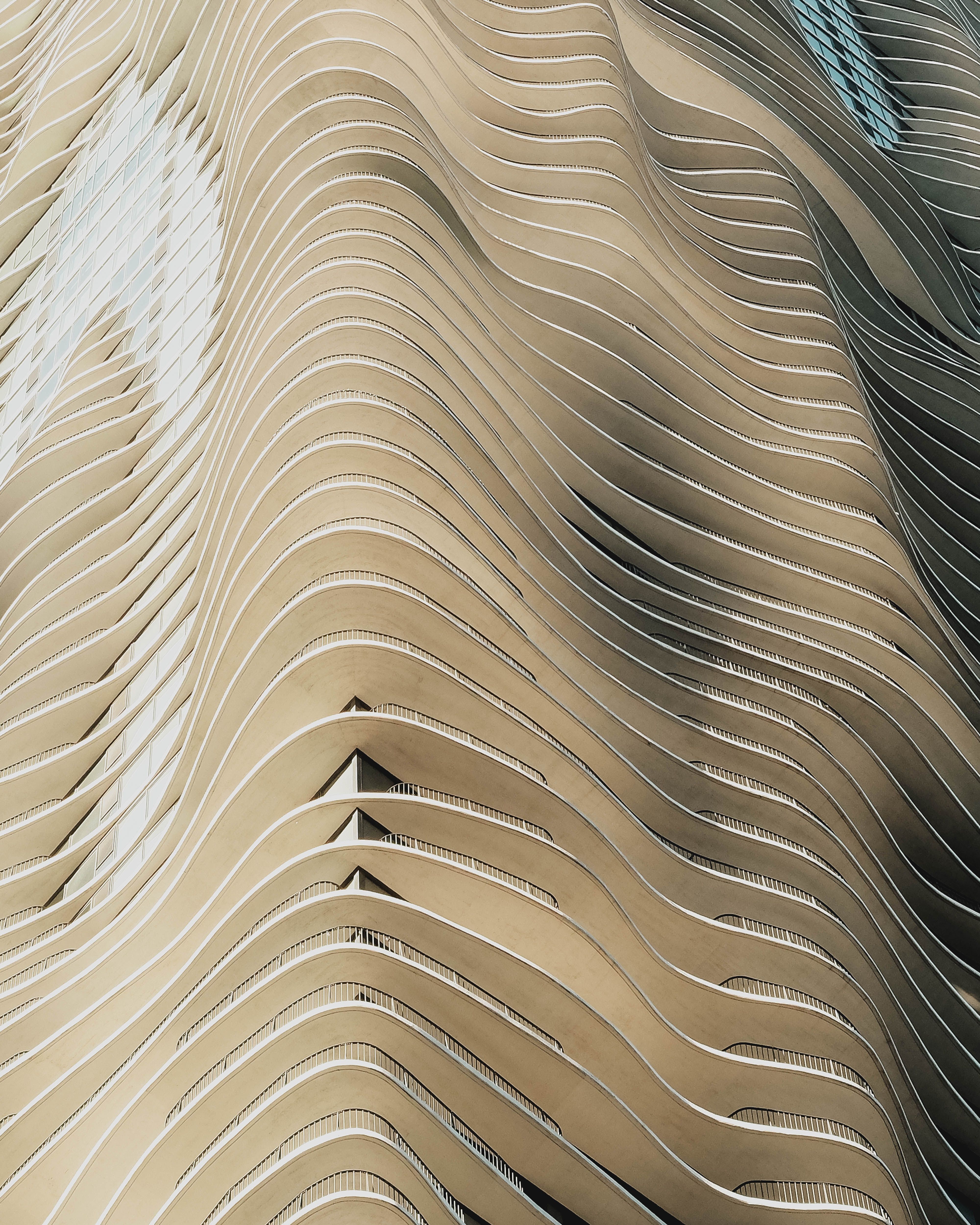 Dynamic Architectural Waves of Aqua Tower · Free Stock Photo