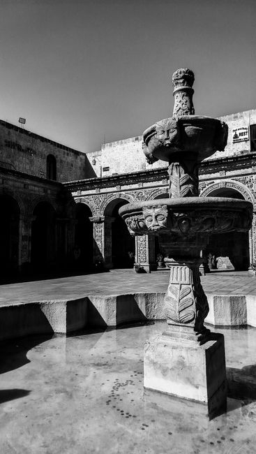 ¿Es real esto? Vuelos por solo 54€ en un hotel dentro de un antiguo monasterio!