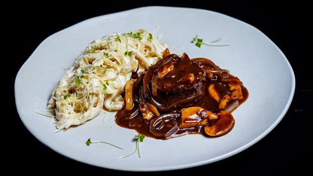 Beef And Noodles With Mushroom Sauce