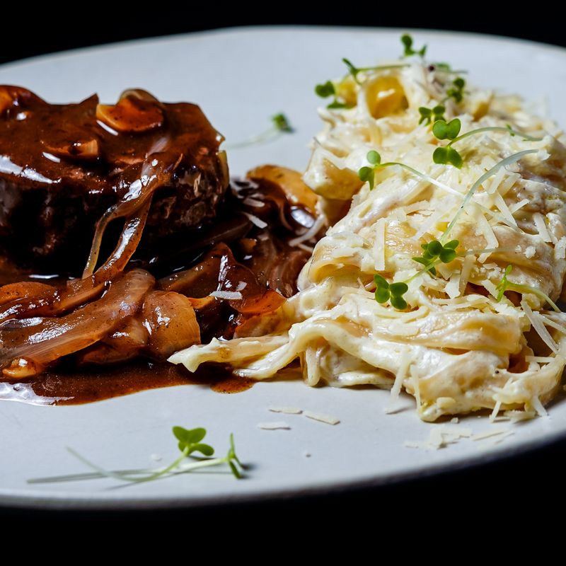 Slow Cooker Beef Burgundy Pasta Salad with Pearl Onions