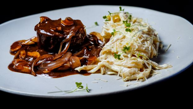 Beef With Mushroom Sauce