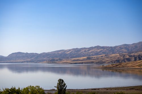 Free Tranquil view of Keban Lake and surrounding mountains in Elazığ, Türkiye. Stock Photo