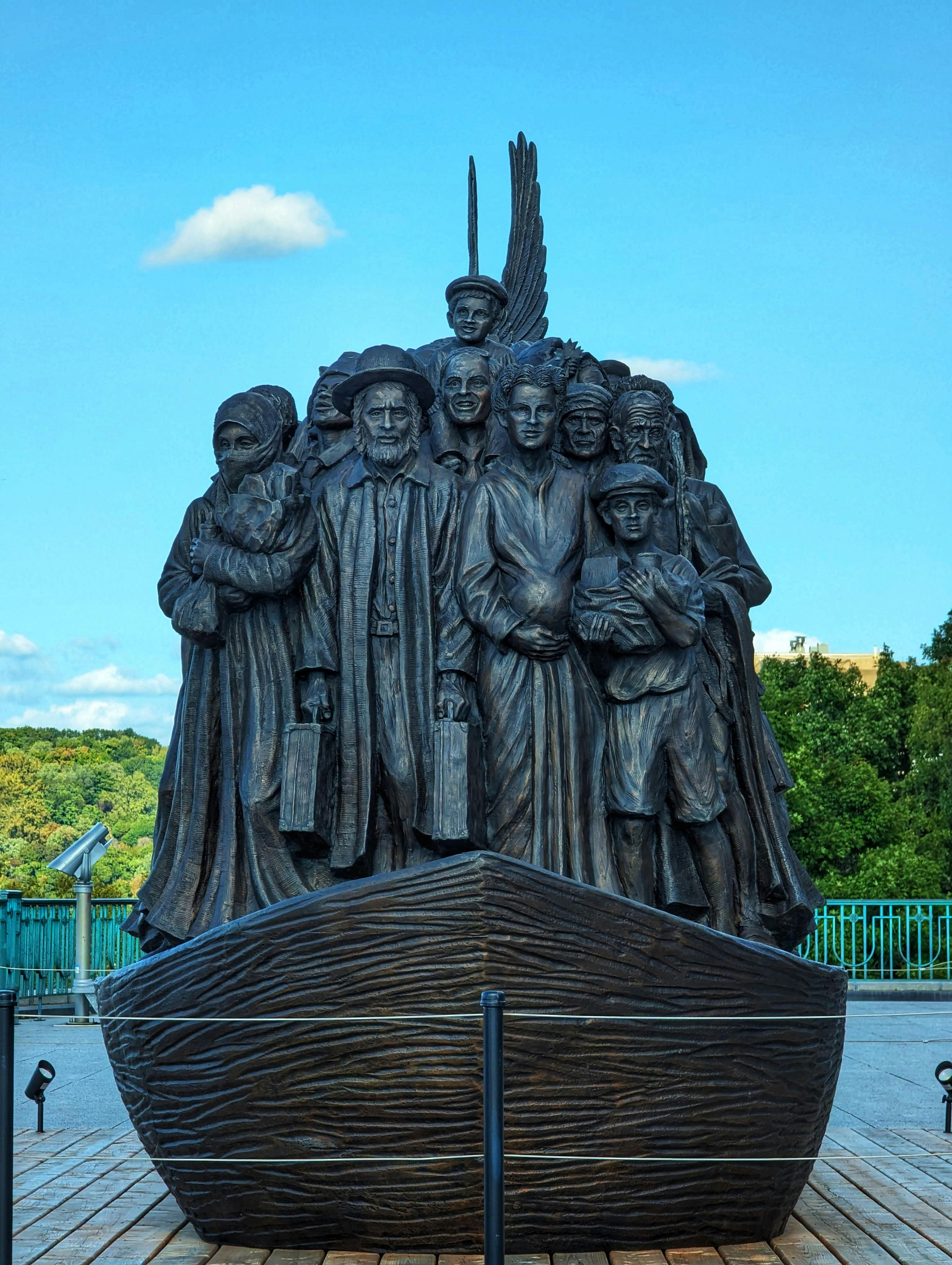 兔兔Q 裝置藝術萌翻新北河濱公園 療癒滿分