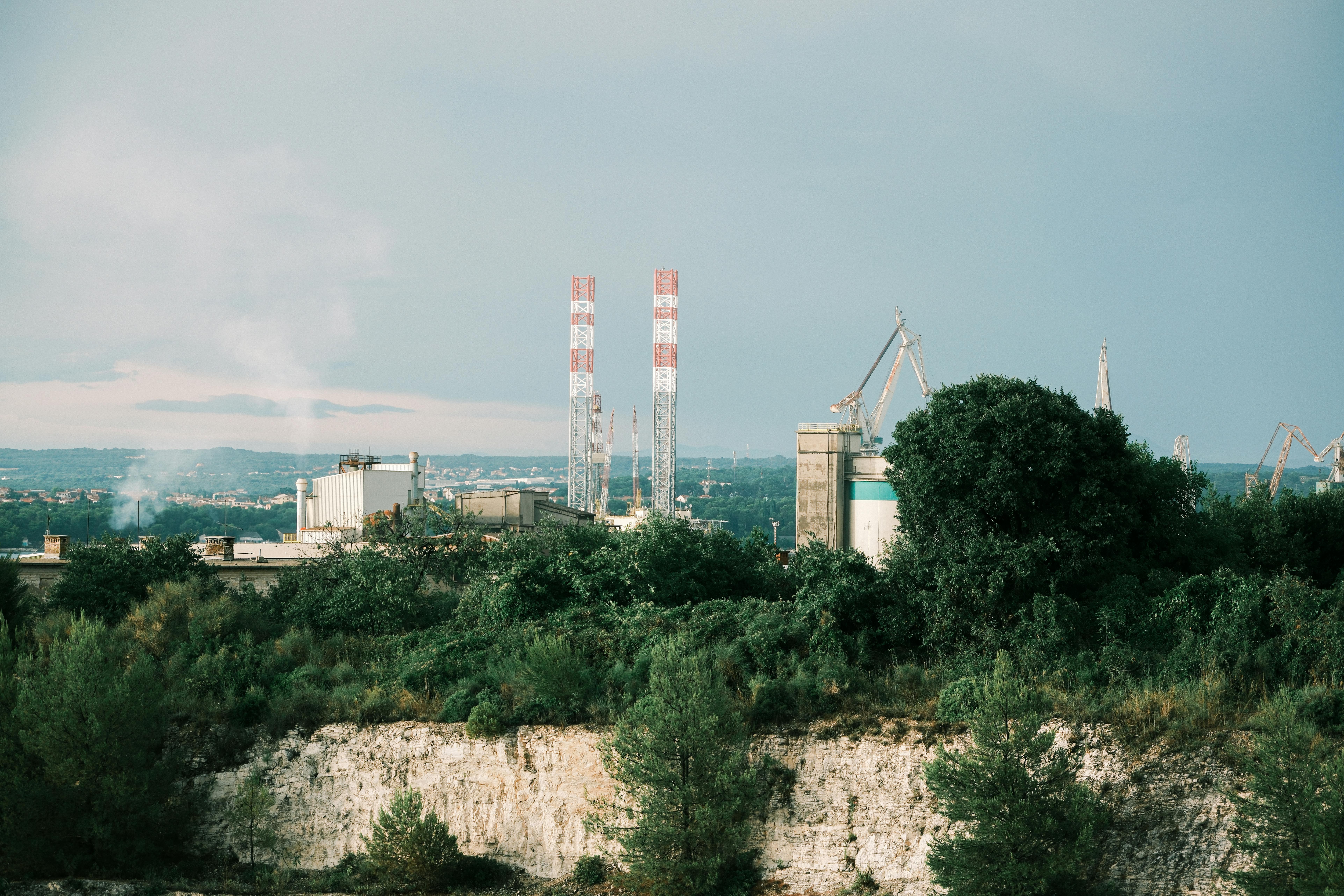 最低工資調漲有望 經長揭高科技與傳產業景氣差異