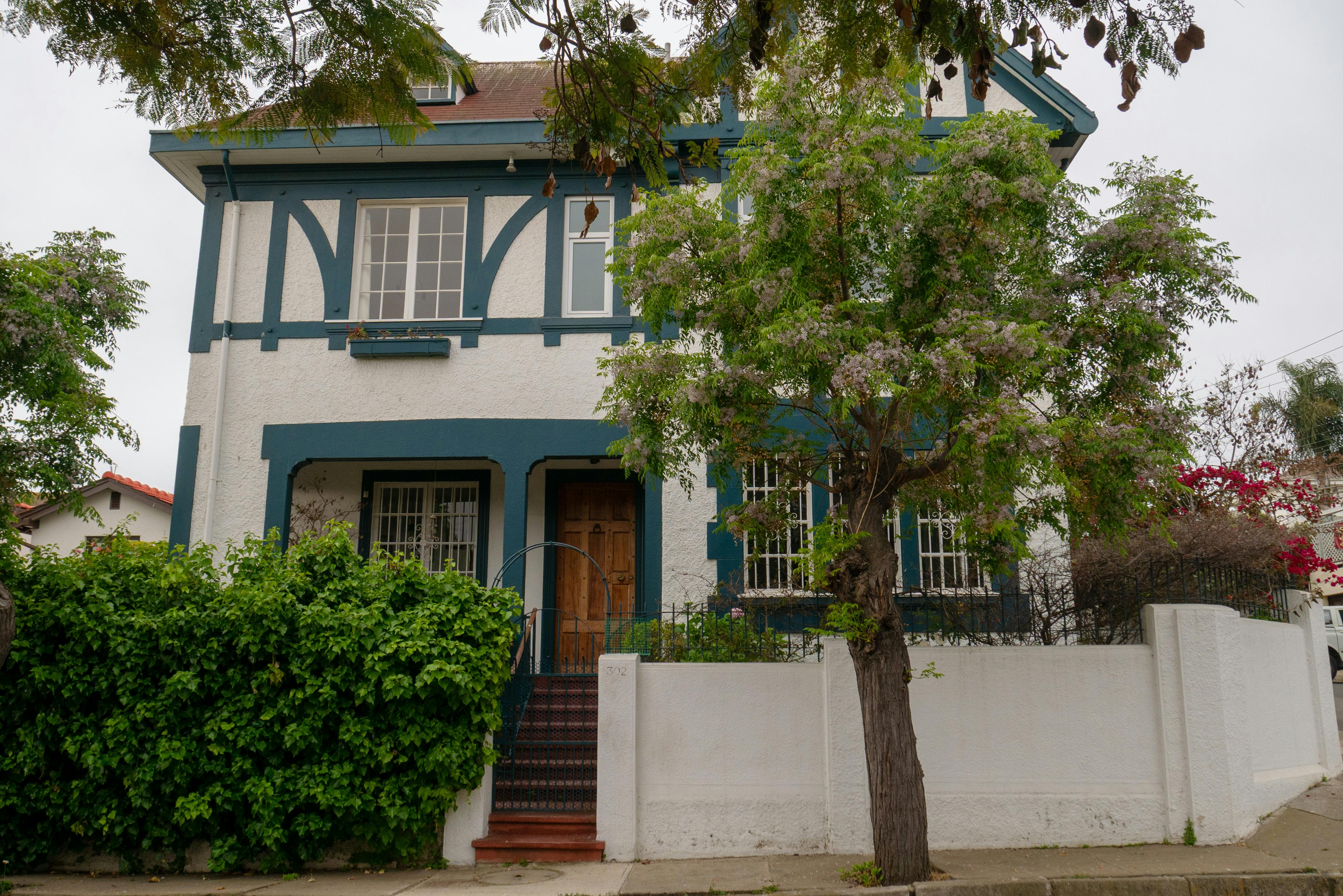 Transferencia de Estilo Neural: Avances en Síntesis Vocal y sus Implicaciones Creativas