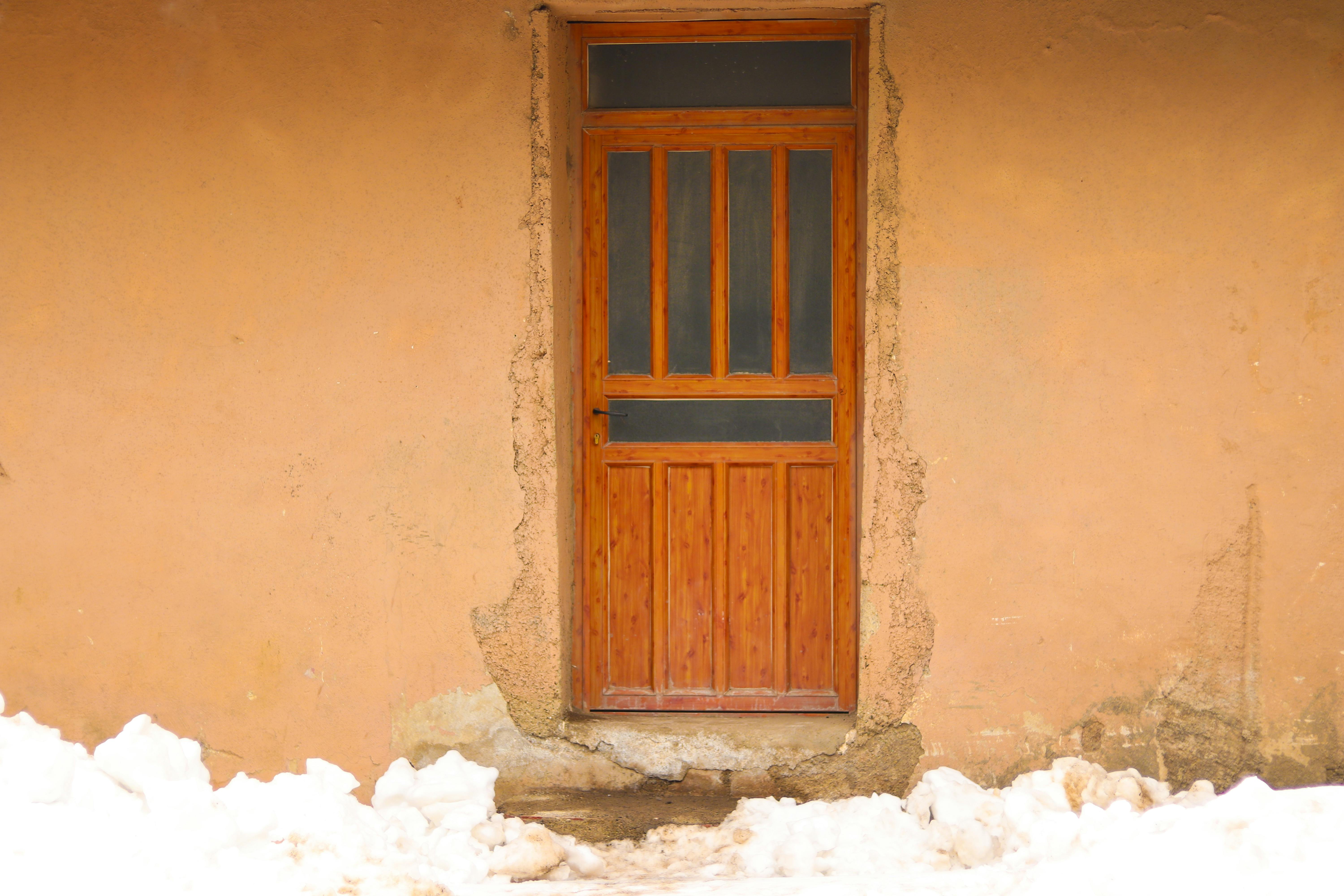 Understanding the Framing Effect in Risk Perception