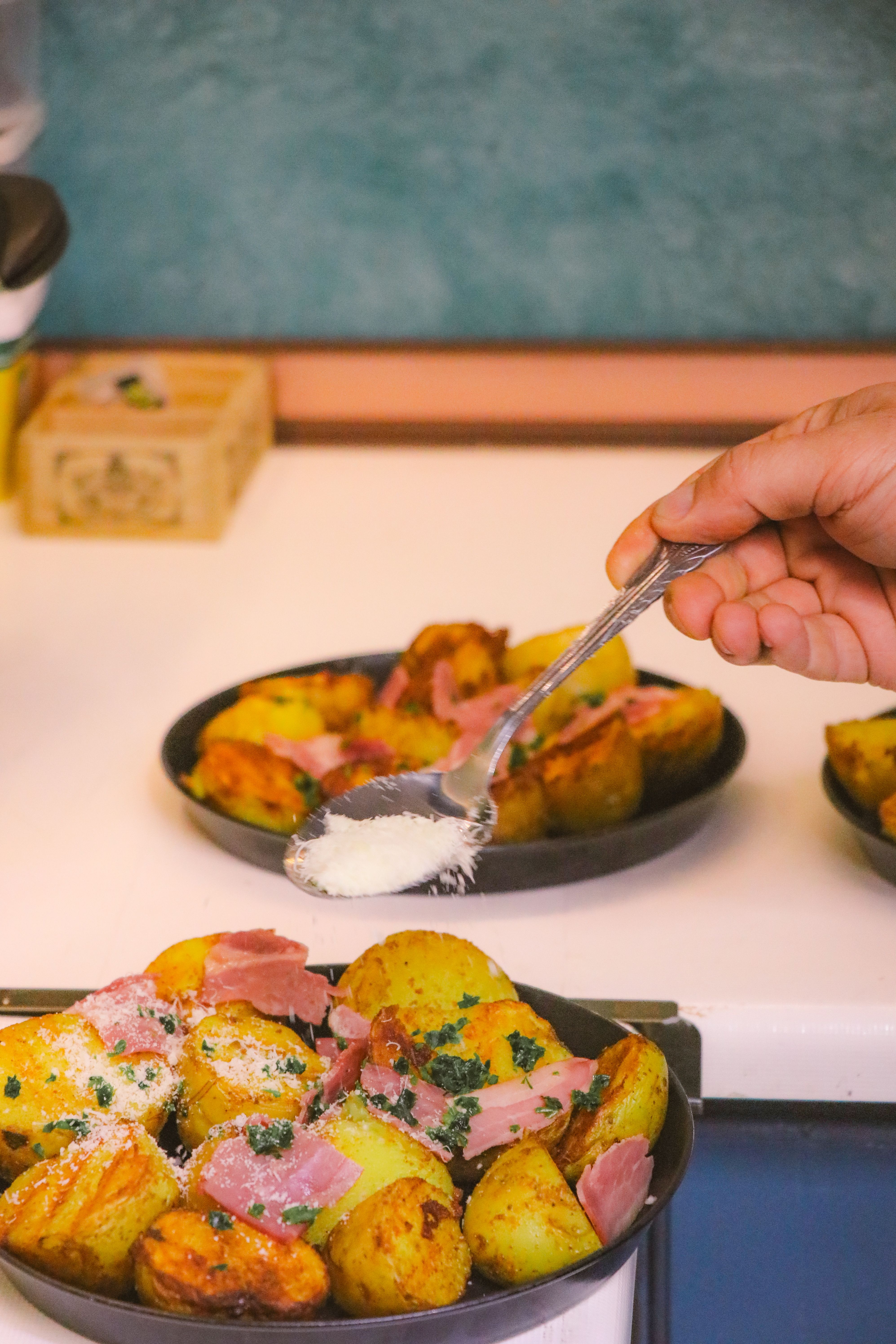 delicious roasted potatoes with ham and cheese