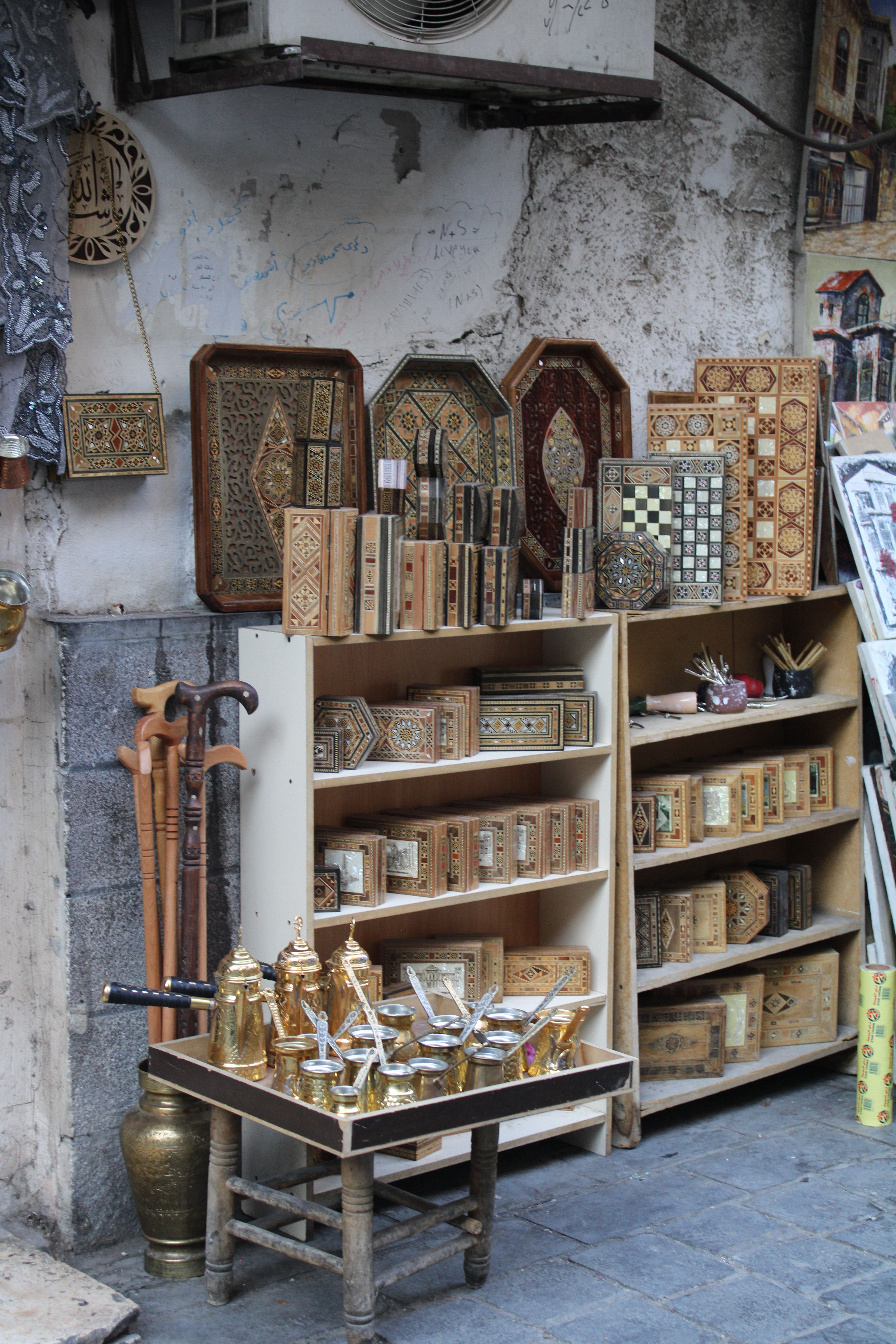 Traditional Middle Eastern Souvenir Shop Display · Free Stock Photo