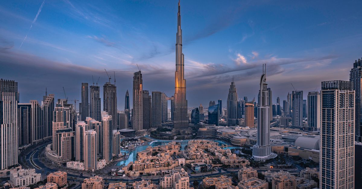 Breathtaking view of Dubai's iconic skyline featuring Burj Khalifa at twilight.