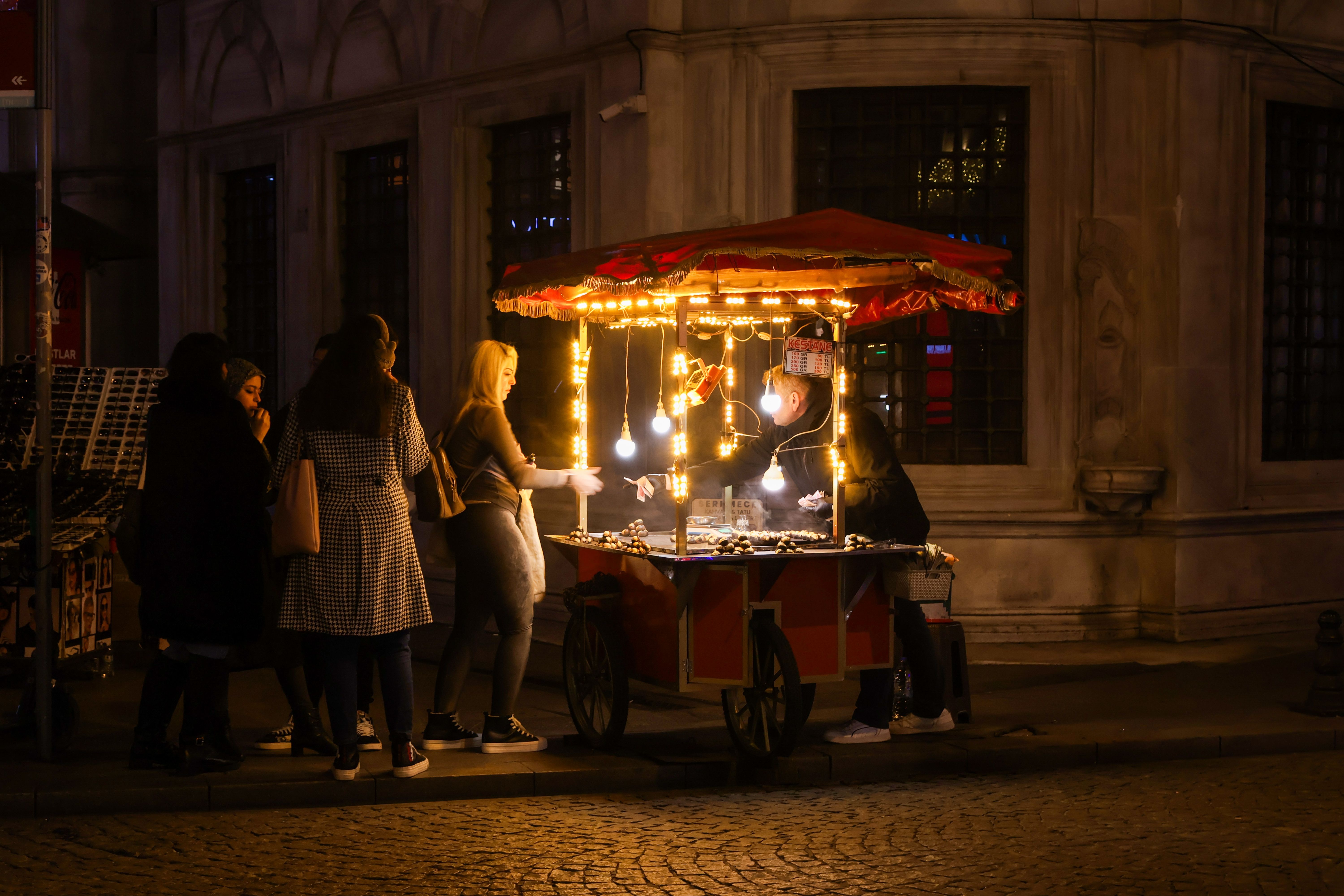 6 Side Hustle Ideas For People Who Love Talking And Storytelling — Photo by şermin aksu on Pexels