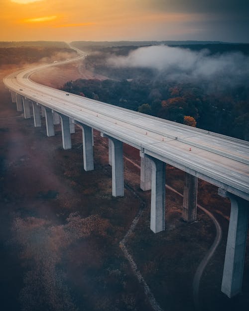 Jembatan Beton Abu Abu