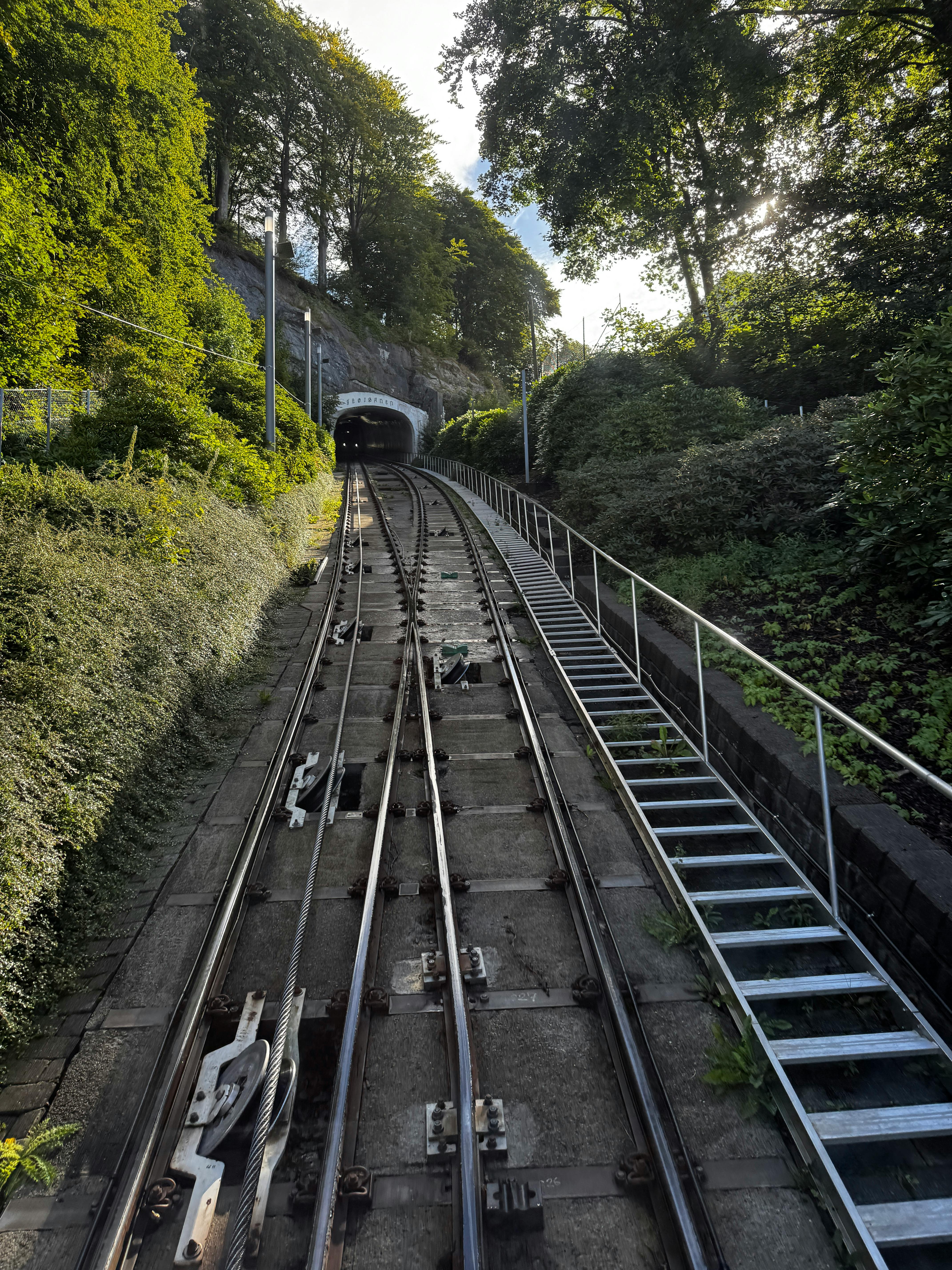 台鐵助理工程師大放送 月薪近6萬 快來搶職缺