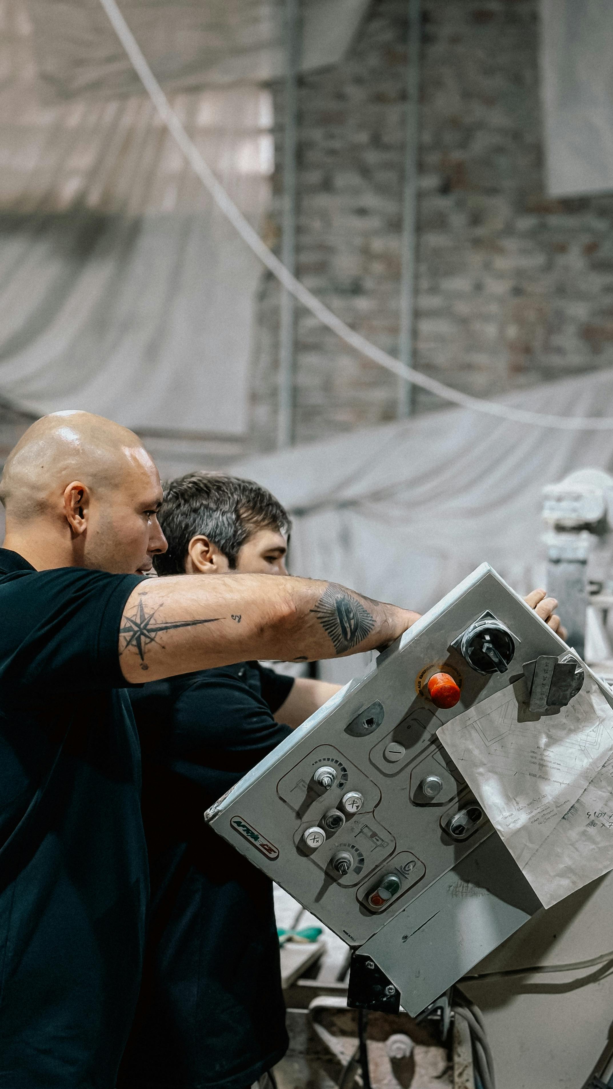 蘋果iPhone 17即將登場 富士康深圳鄭州加班趕工 藍思科技火力全開招超過2 6萬人