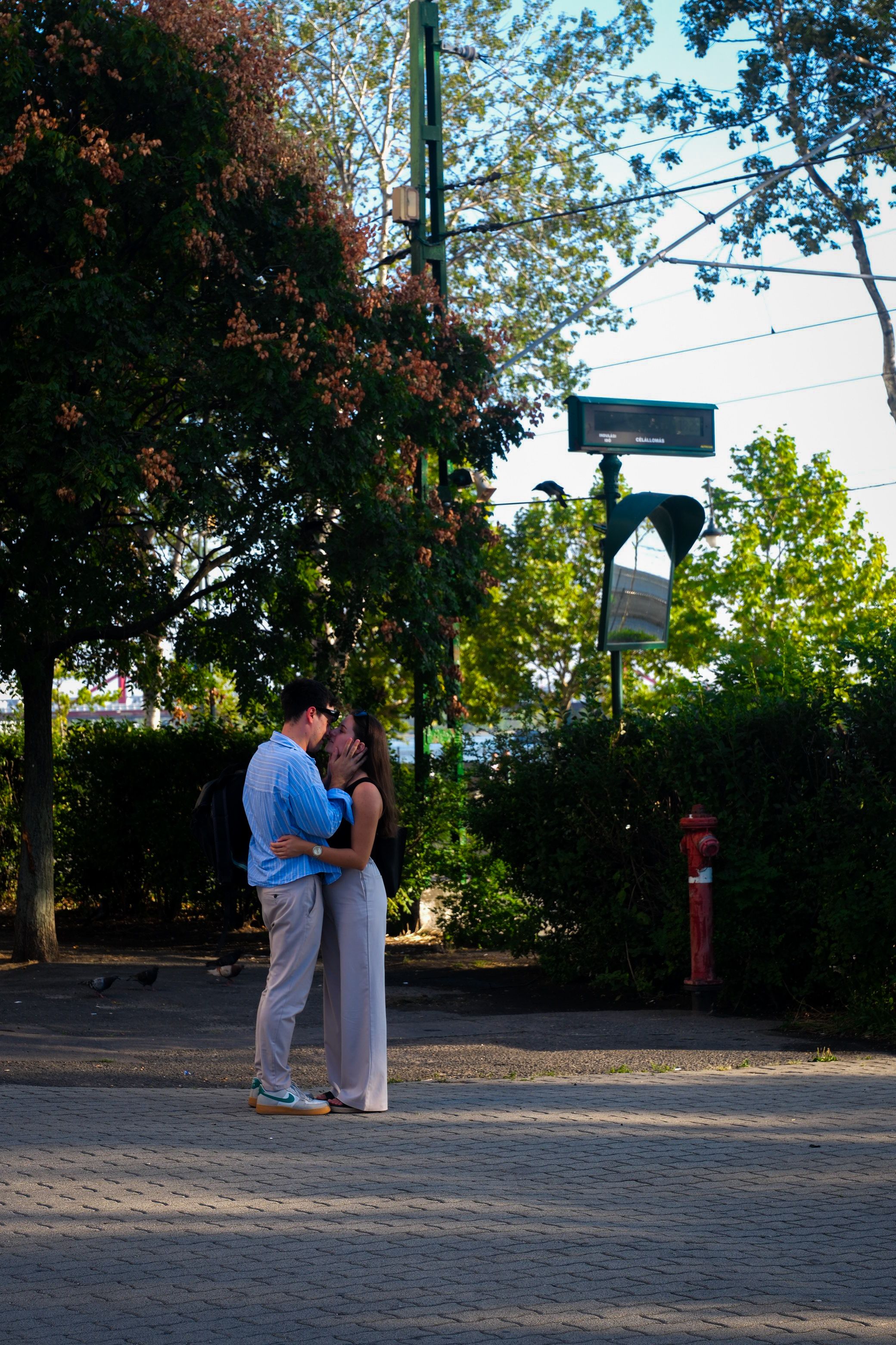 Online dating: starting a conversation on a niche platform
