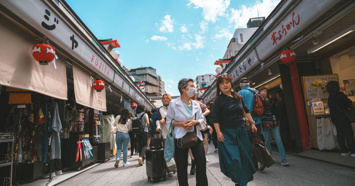日本旅行时尚指南:女优コ・アラ的休闲风格 日本旅行时尚指南:女优コ・アラ的休闲风格